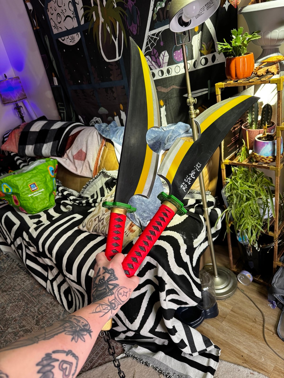 Demon Slayer: Prop Tengen Uzui replica Nichirin Swords