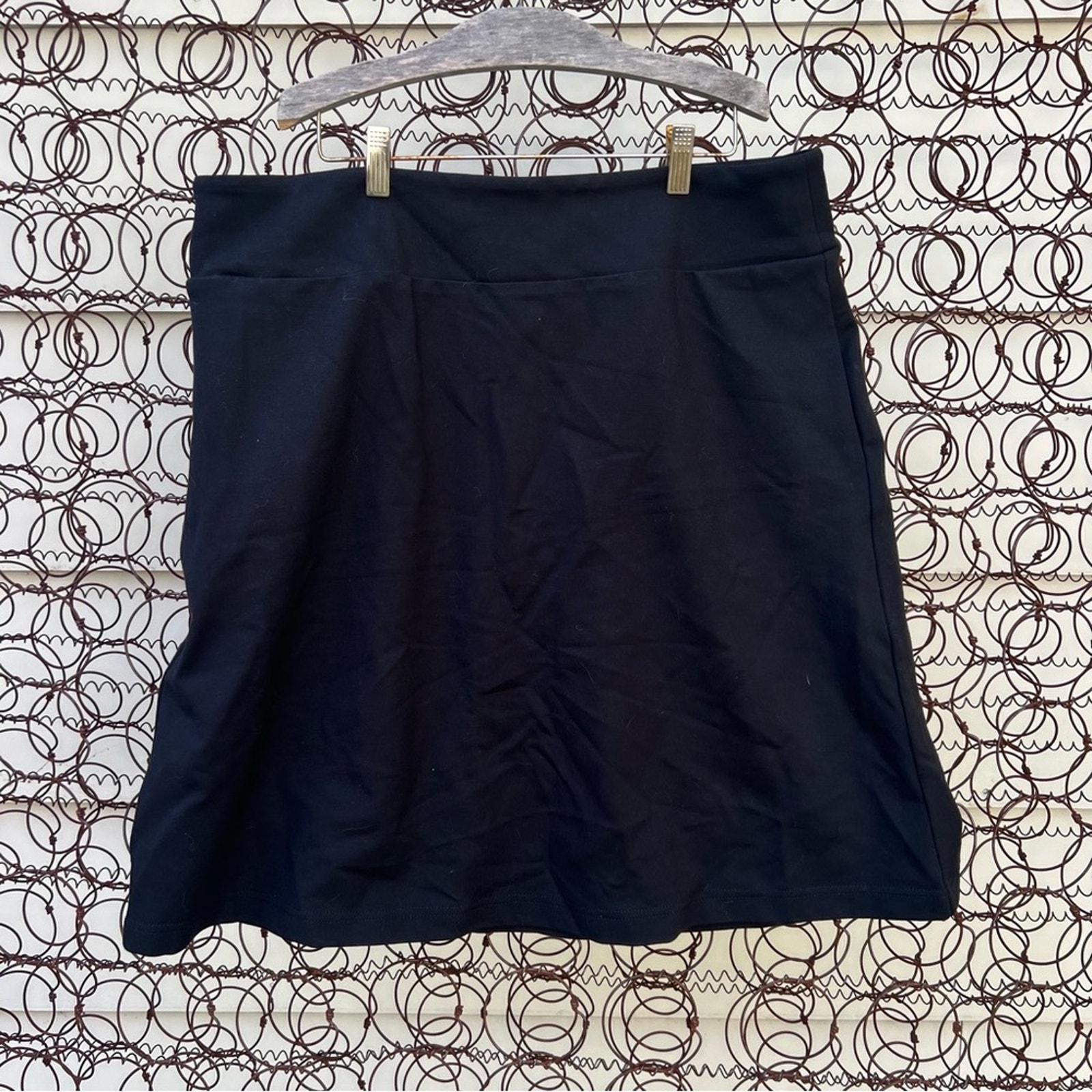 Betabrand work it Ponte black skirt with built in shorts XL