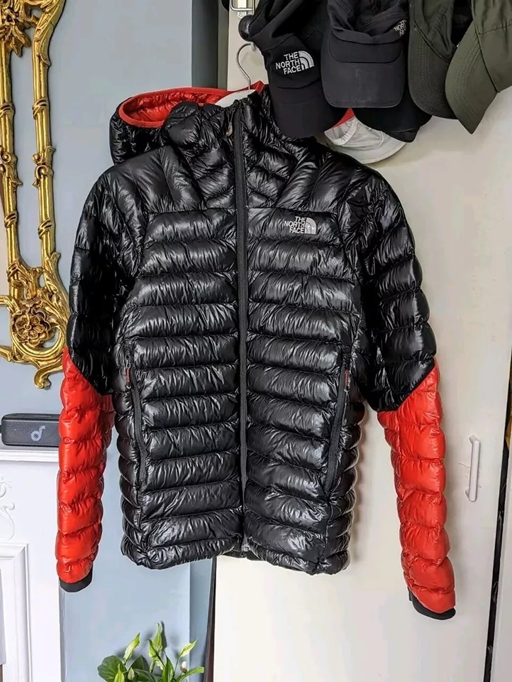 THE NORTH FACE Summit Series L3 Shiny Down Puffer Jacket - Black/Red, Size M