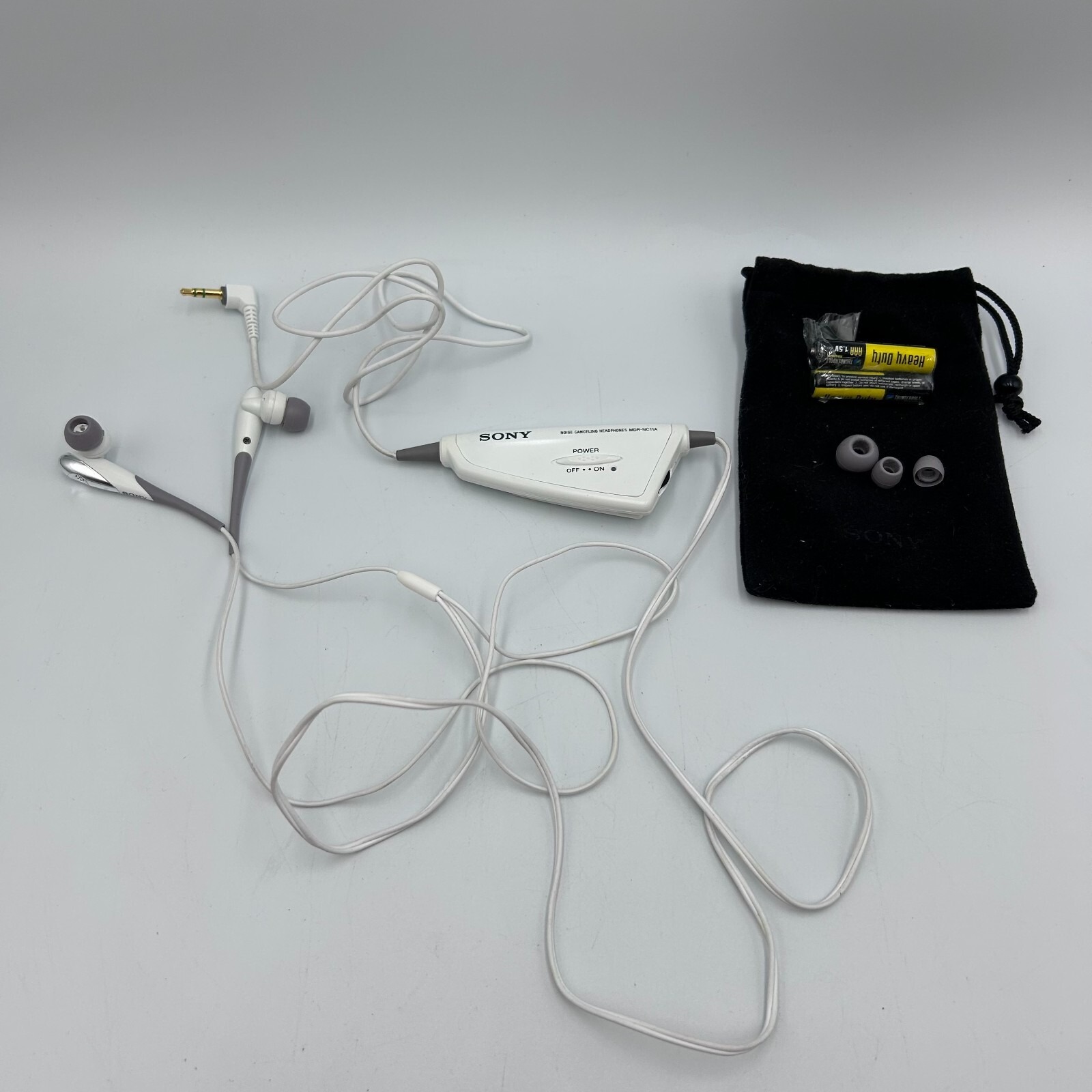 Sony MDR-NC11A Noise Canceling Headphones w/ Original Bag & All Earbuds Tested