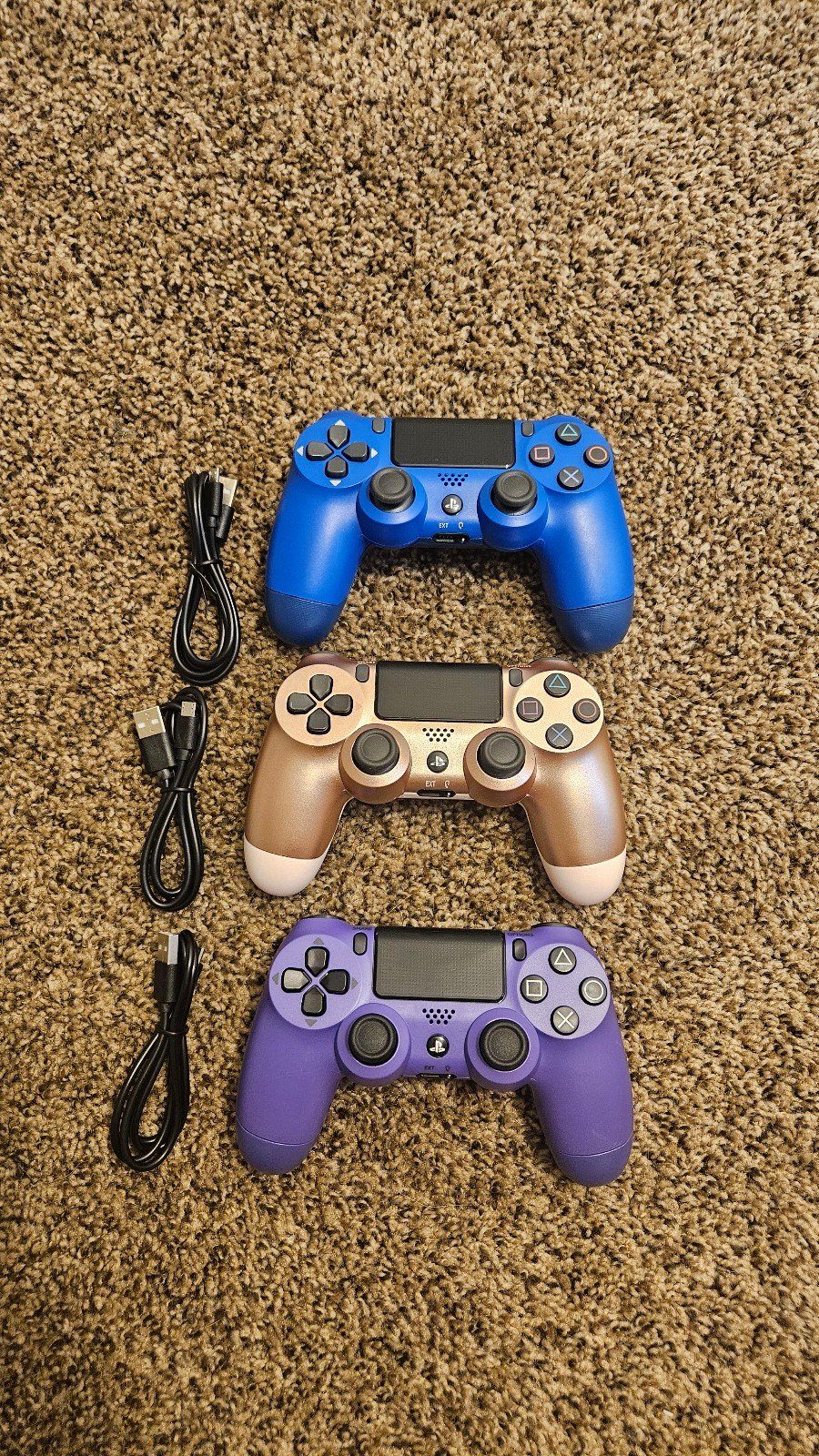 3 PS4 Controllers bundle