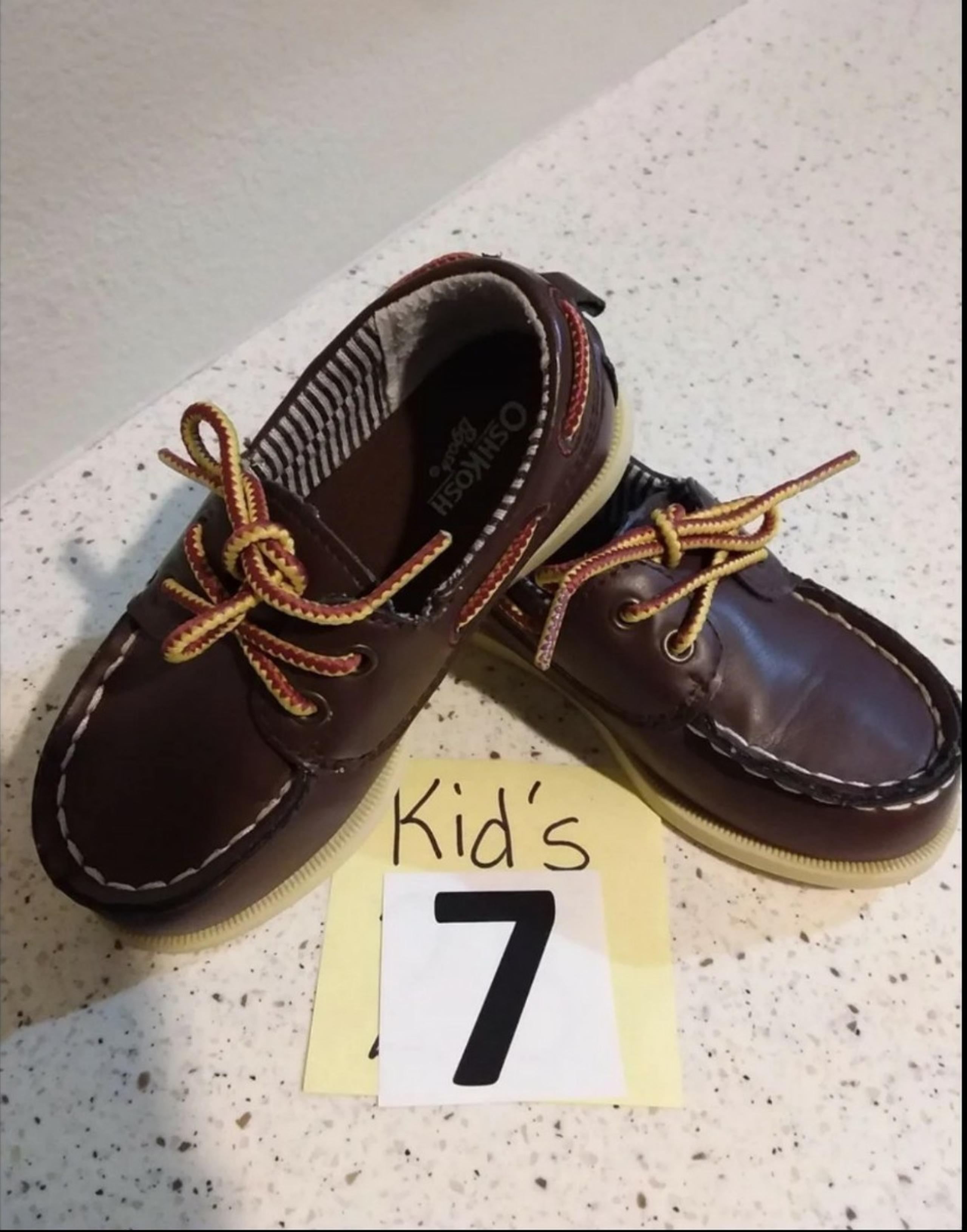 OshKosh B'gosh boy's boat shoes, size 7
