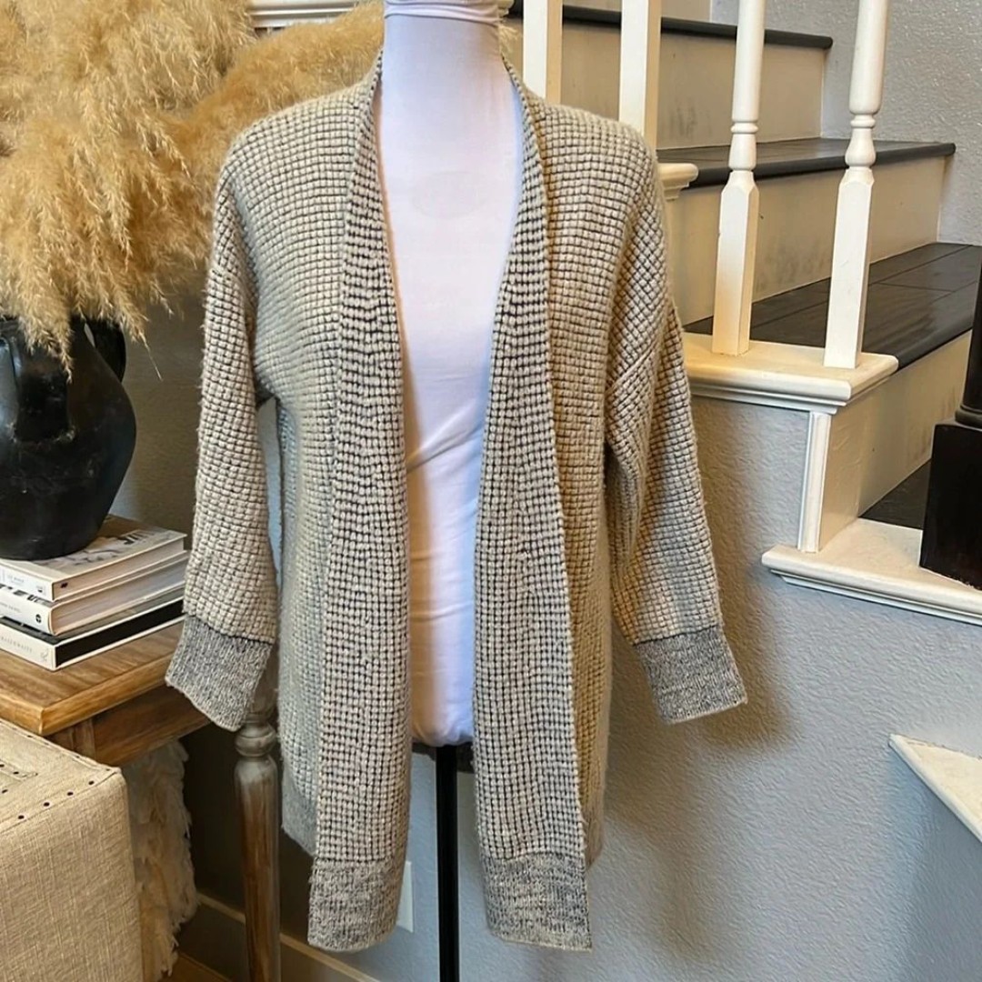 Soft surroundings Caressa waffle knit open front cardigan gray lagenlook Size M