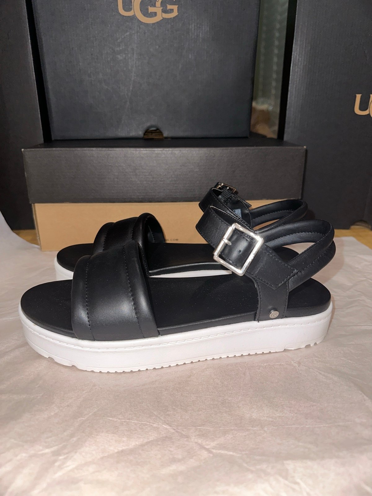 Ugg Women’s Zayne Ankle Strap Sandal