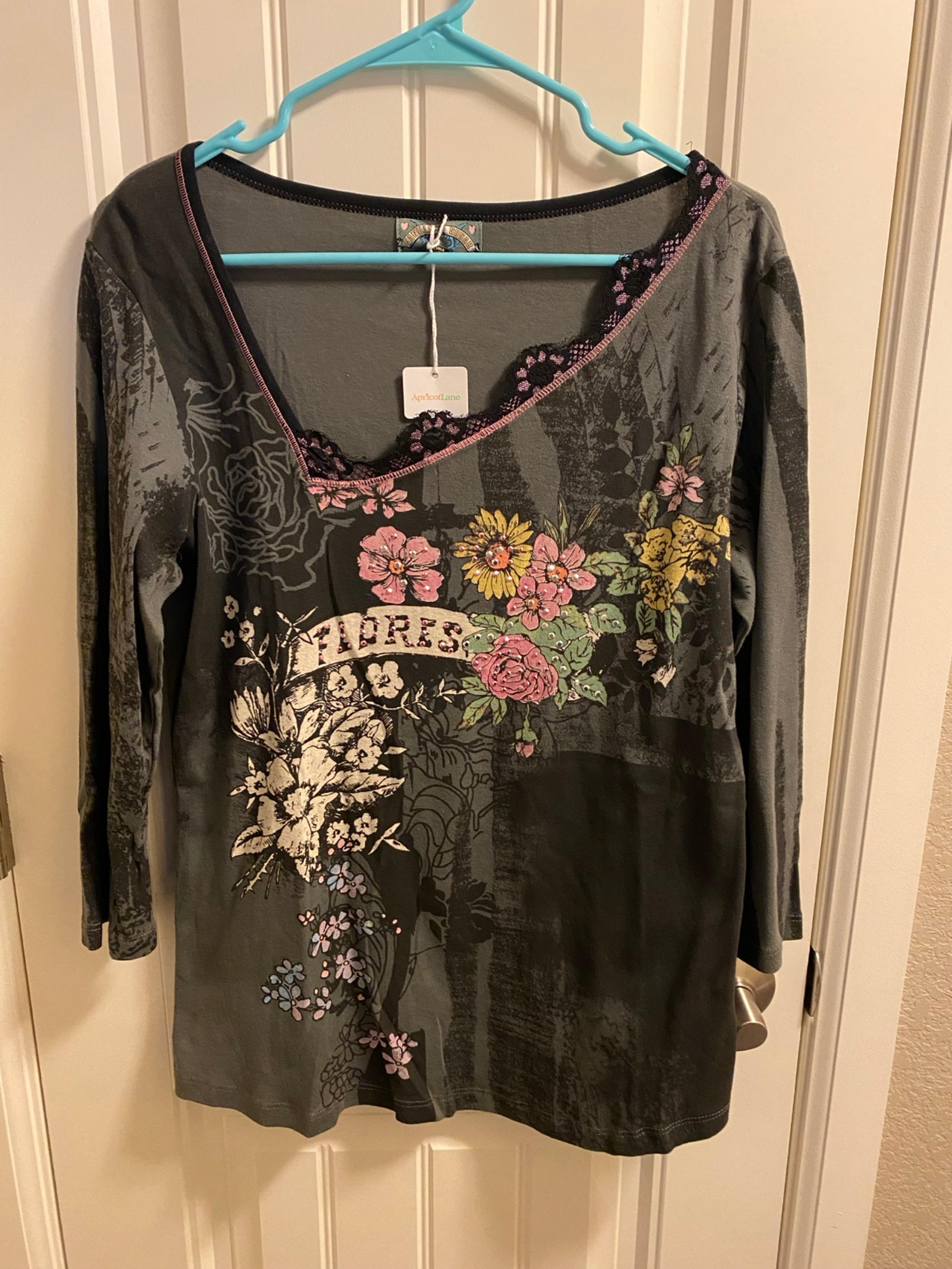 NWT Vanilla Sugar L Top Black Gray Embellished Lace Trim Shirt Lg Large Floral
