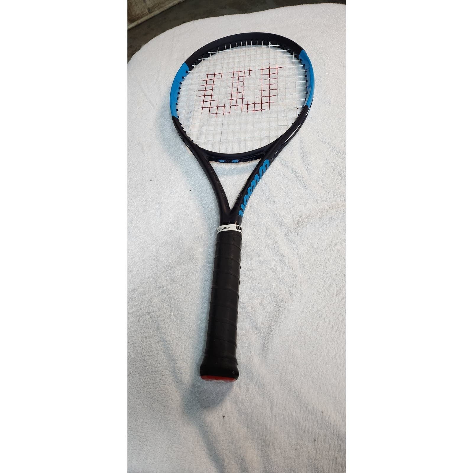 Wilson Ultra 100L tennis racquet