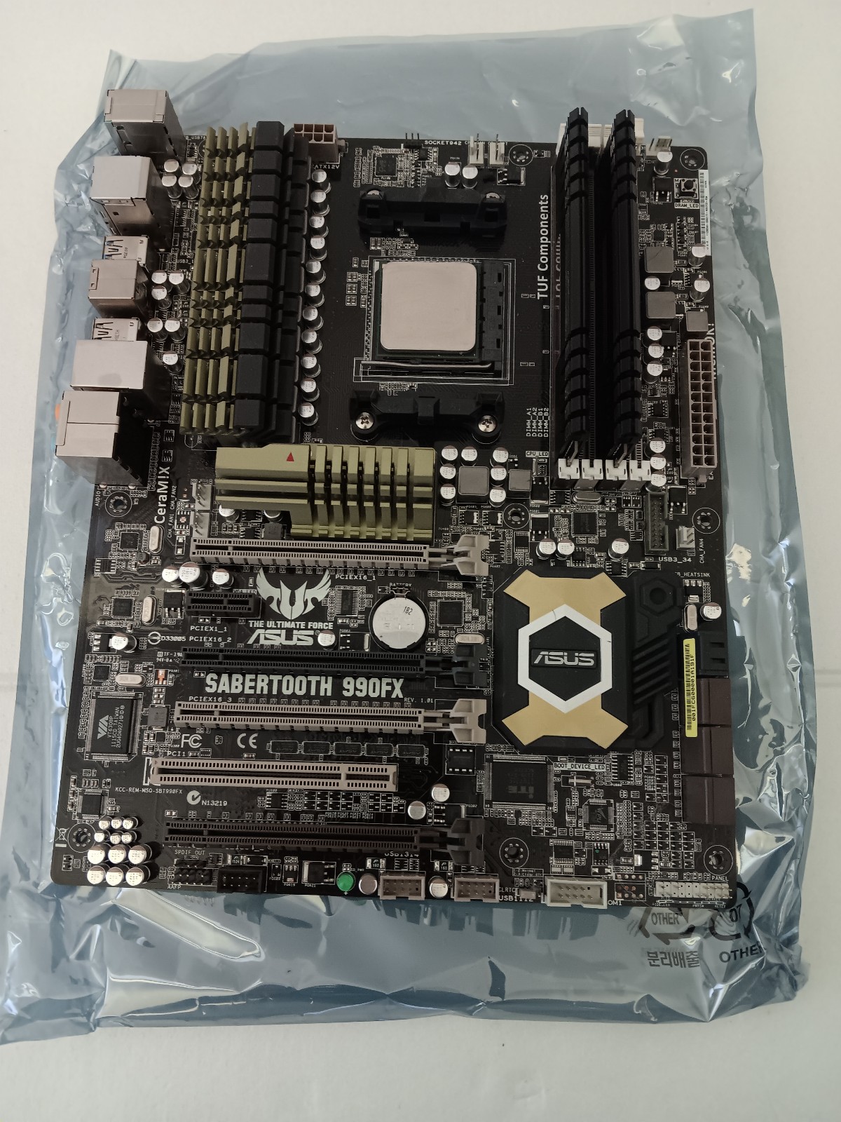 Asus Sabertooth 990FX + CPU+16GB RAM