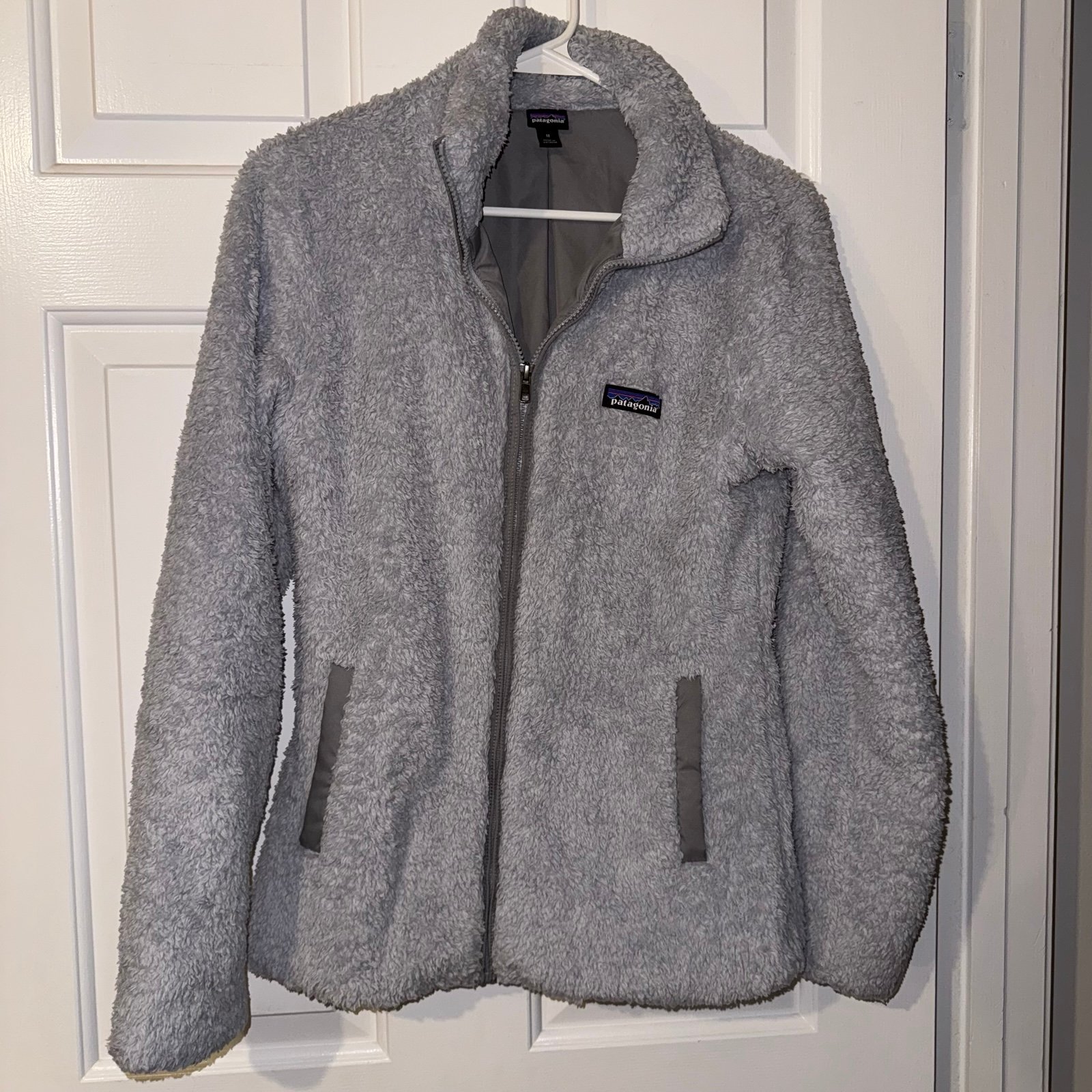 Patagonia Women’s Medium Grey Soft Fuzzy Jacket