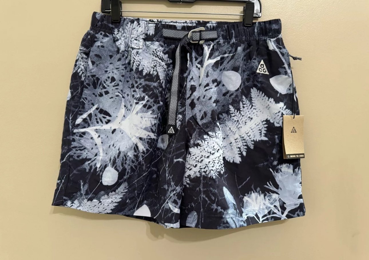 Nike ACG Men’s Shorts Gorpcore Hiking AllOver Print Trail Size XS