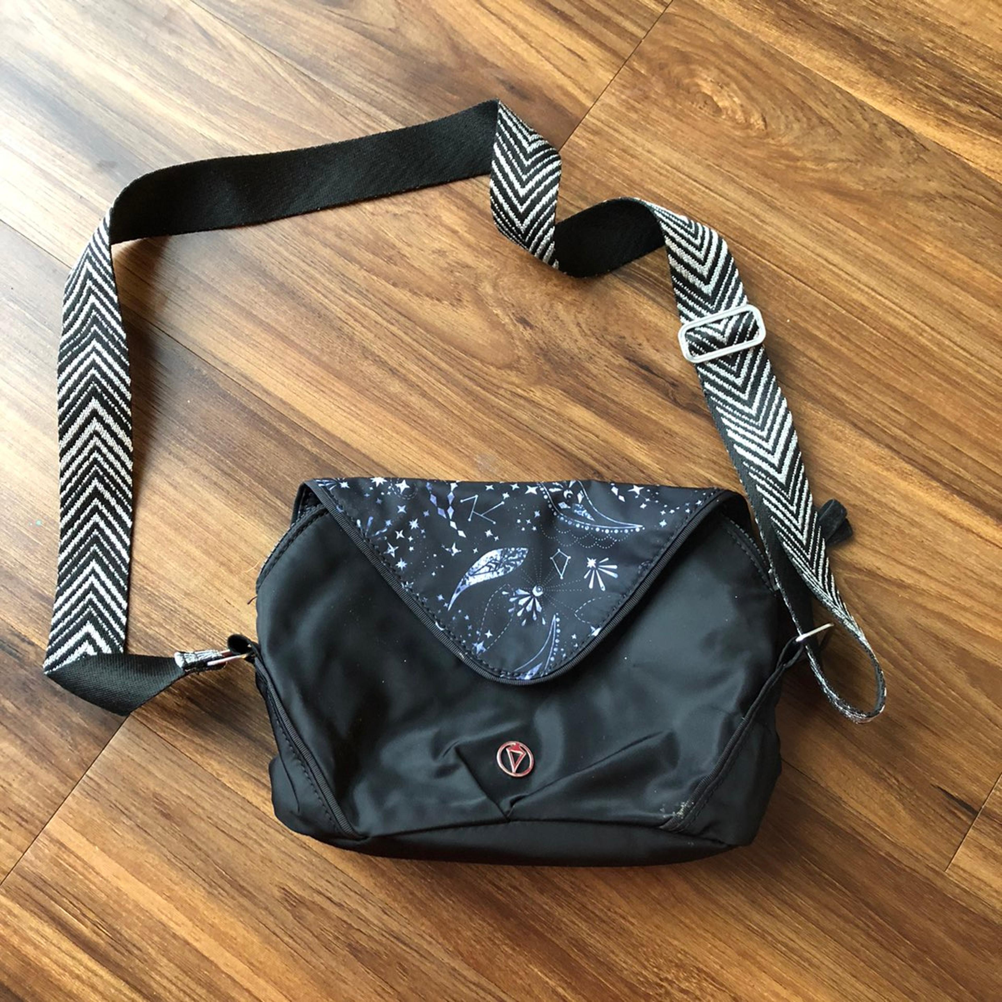 Ivivva purse Clearance