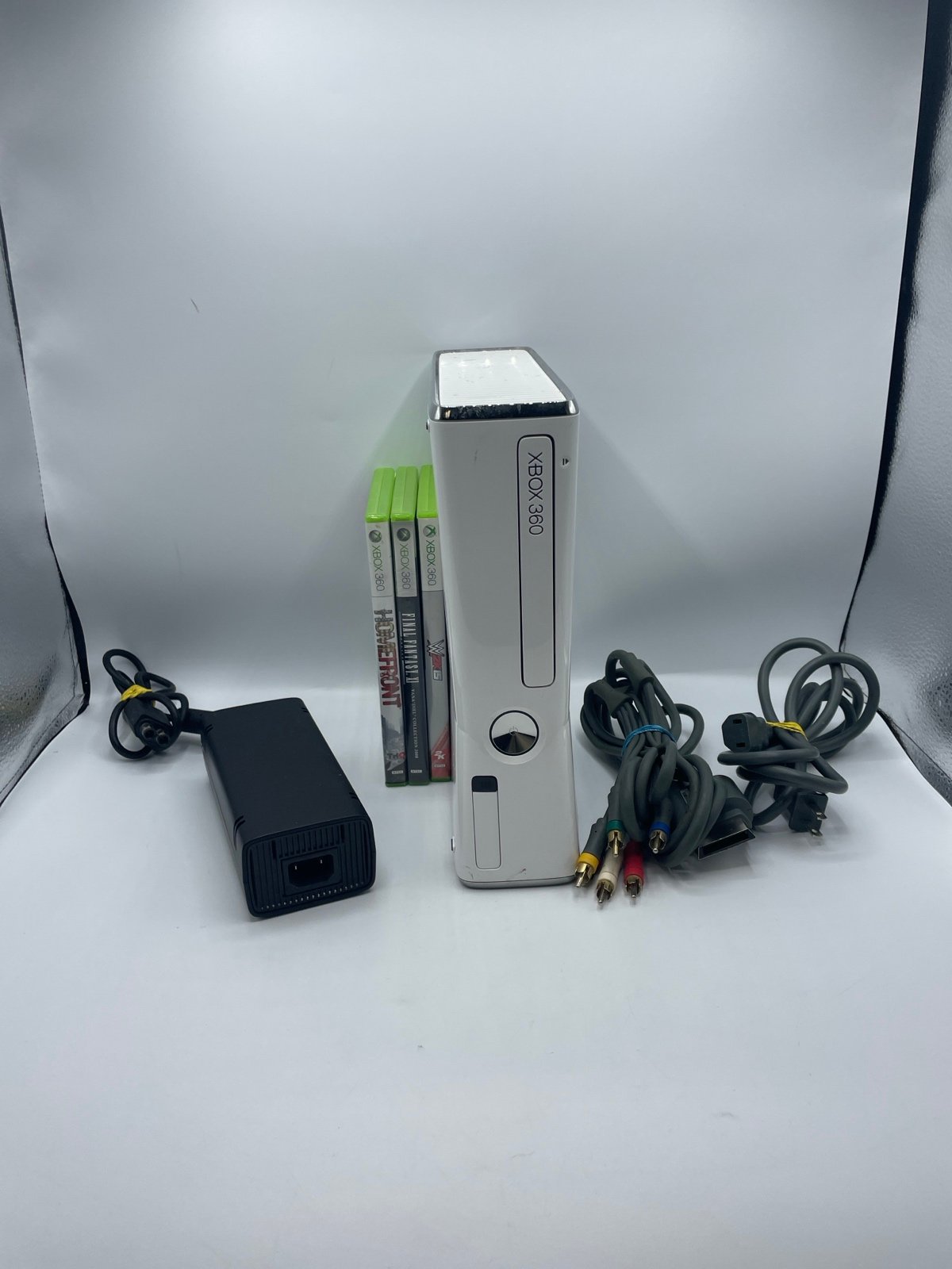 Xbox 360 Slim Console w/ 8 GB Hard Drive Power Supply Component Cable 3 Games