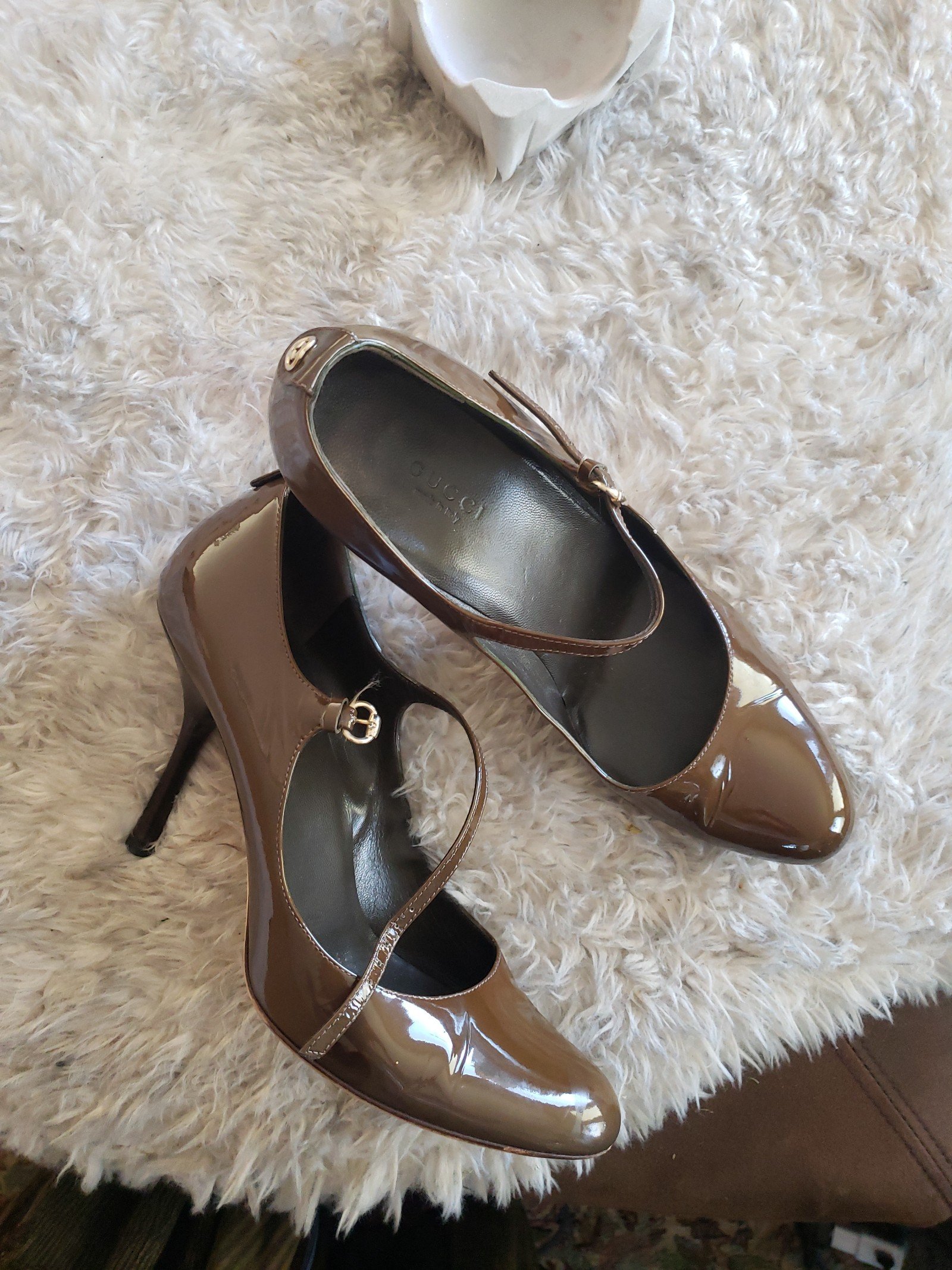 Gucci dark green patent leather heels