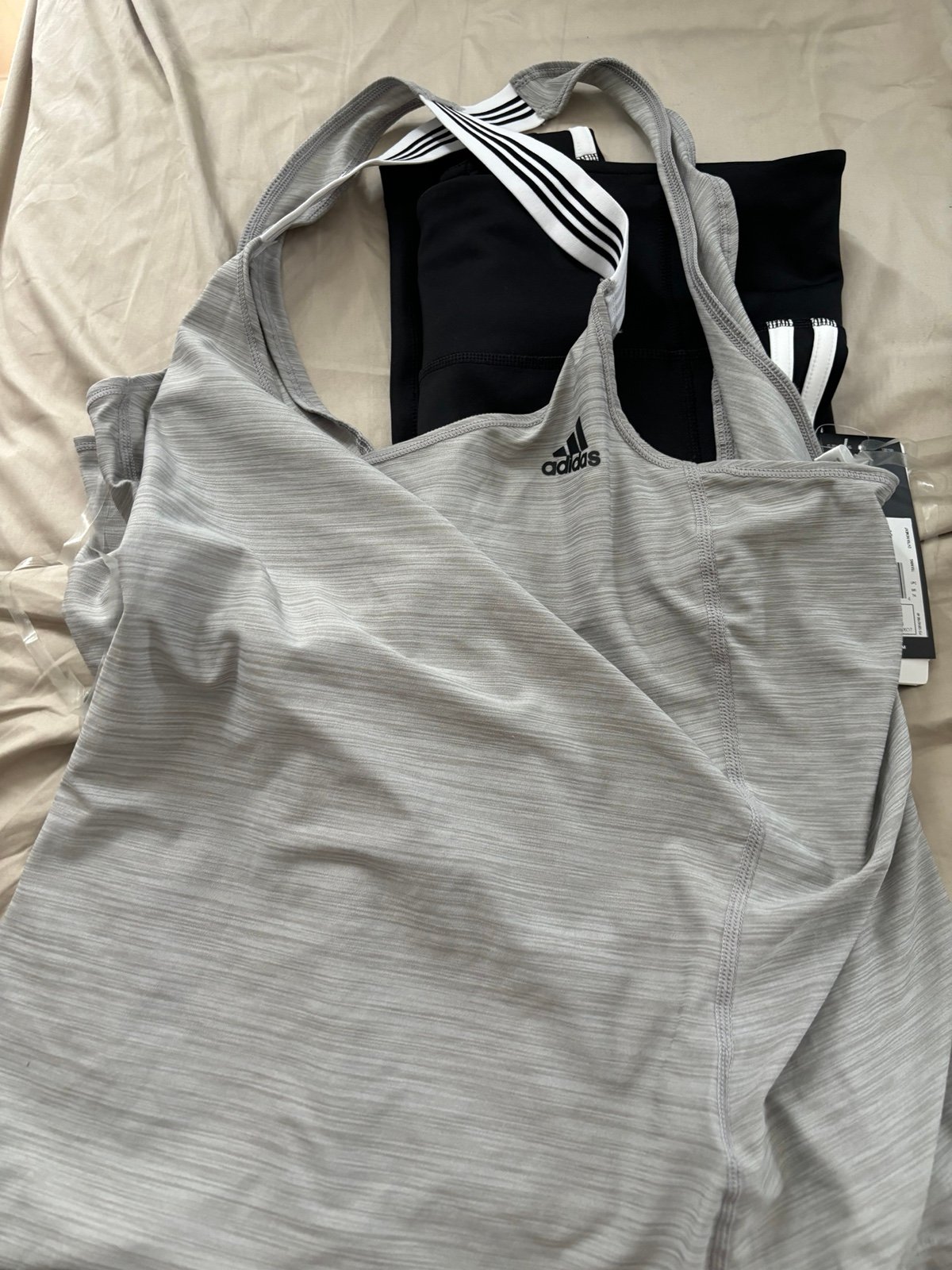 NWT Adidas Set Large/Medium