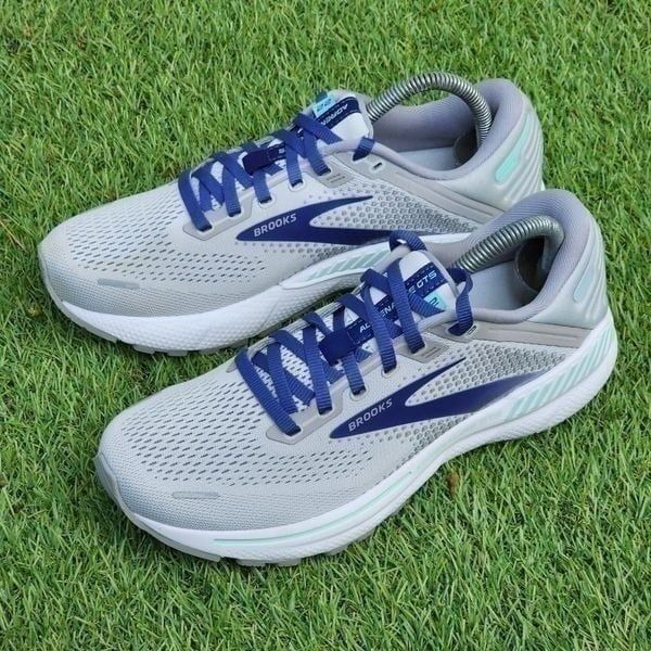 BROOKS ADRENALINE GTS 22 - Women's Athletic Shoes - SIZE 8.5B