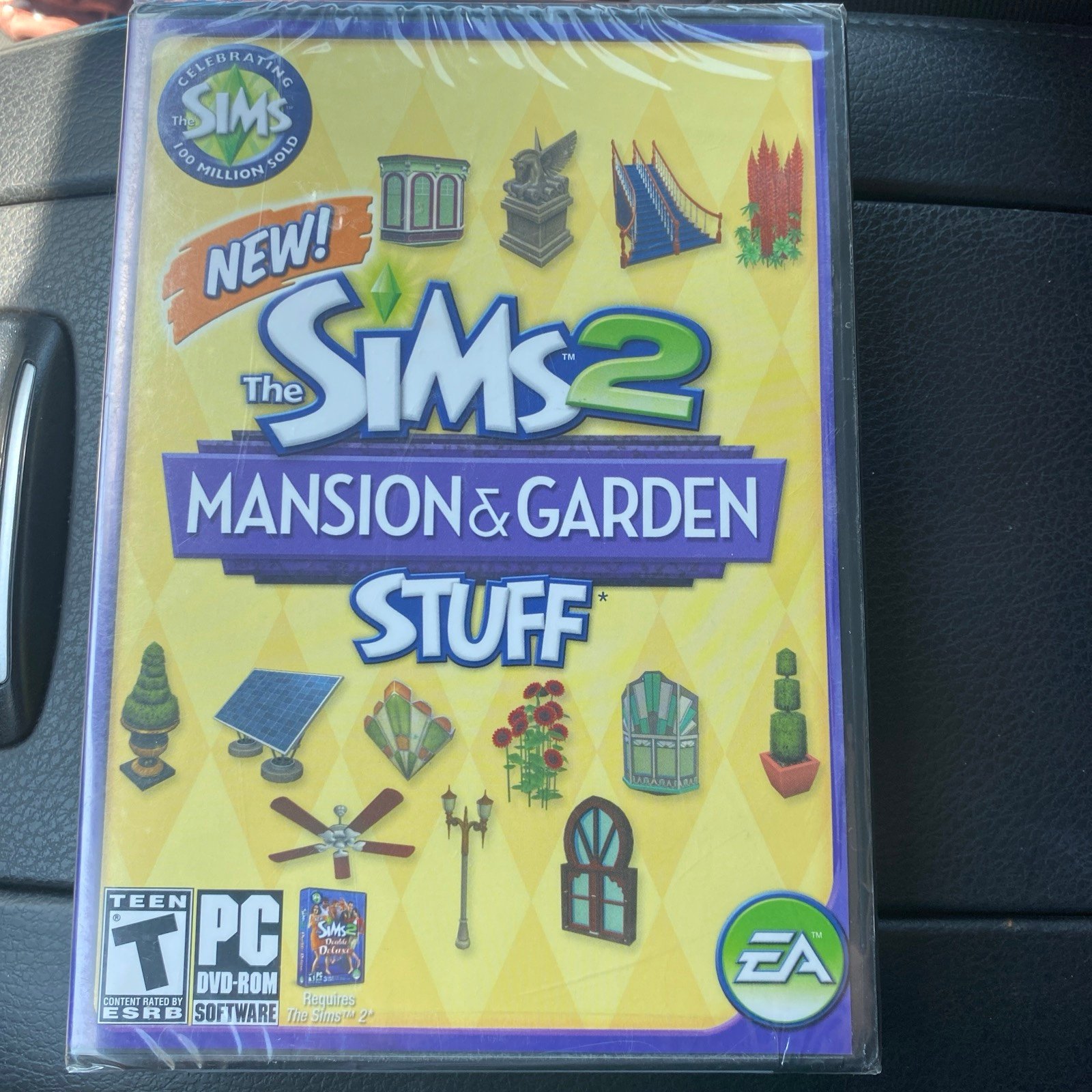 Brand new factory sealed Sims 2 Mansions & Gardens Stuff PC game