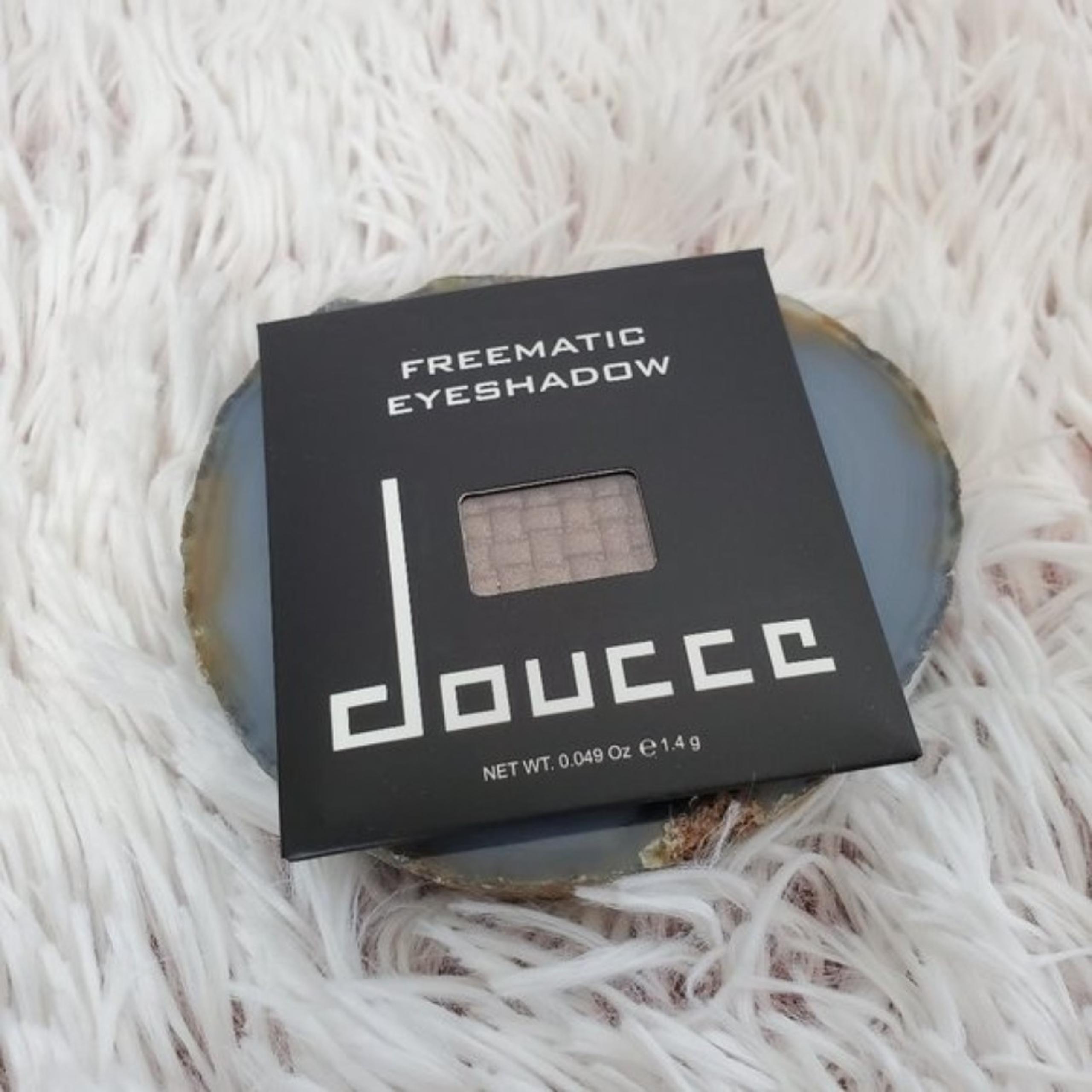 NEW Doucce Freematic Eyeshadow - Ariana