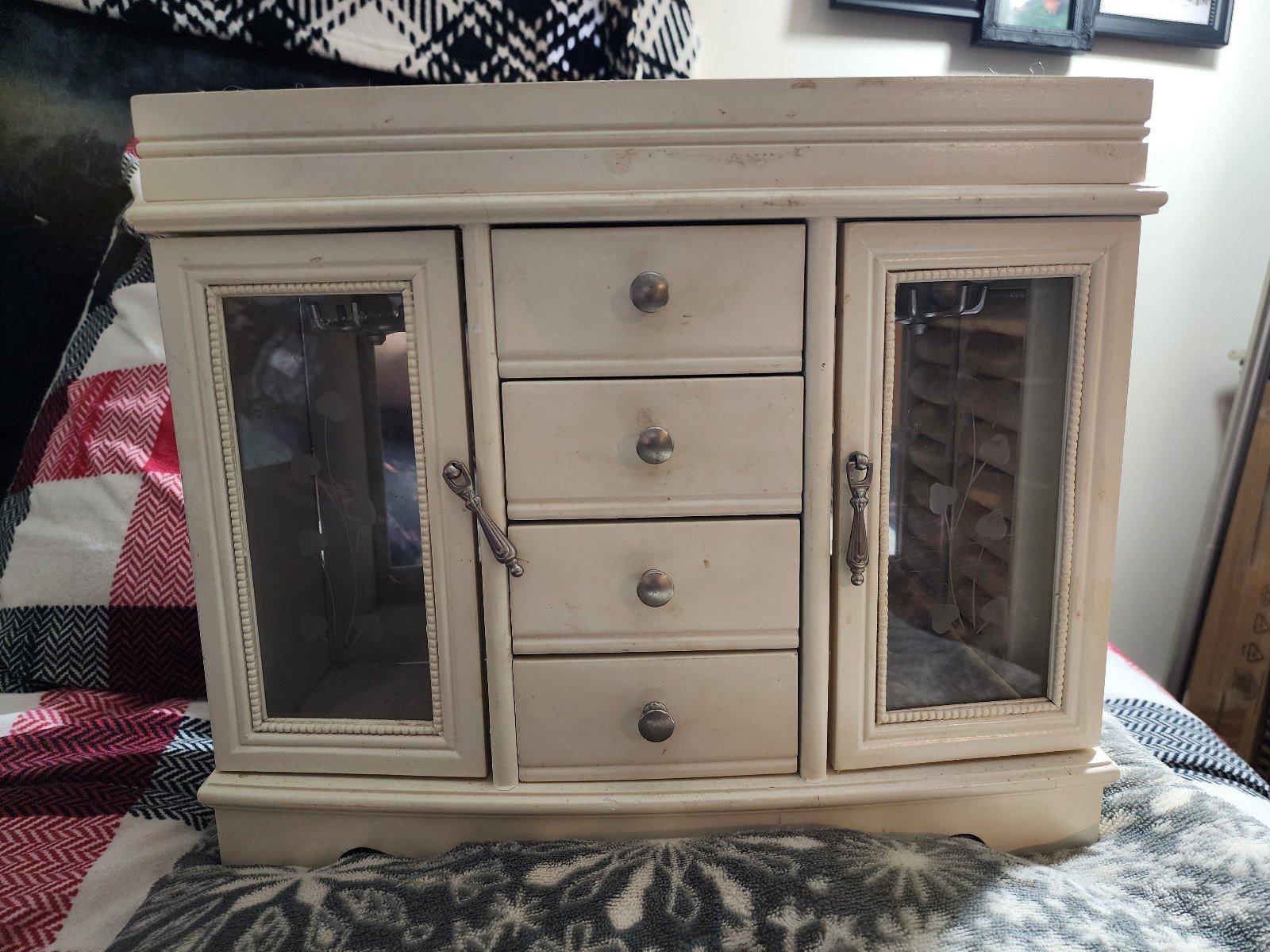 Big white jewelry box