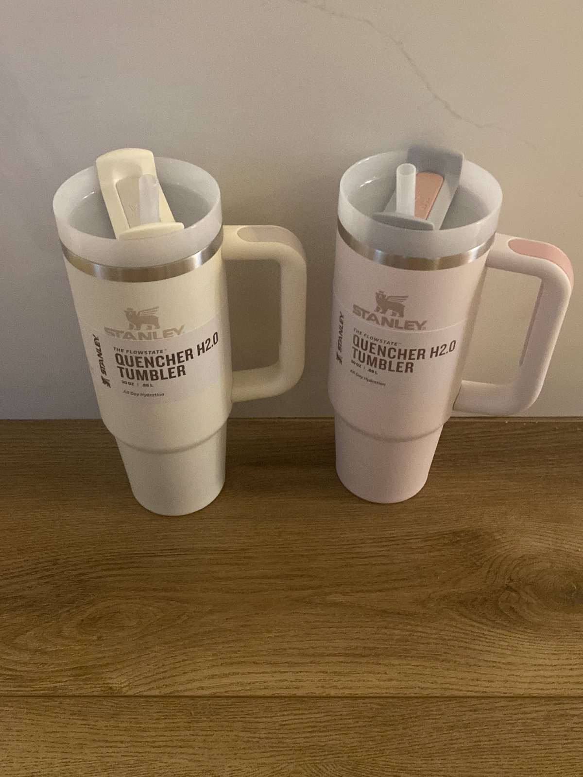 Stanley The Quencher H2.0 Flowstate tumbler 30 oz Cream & Rose Quartz