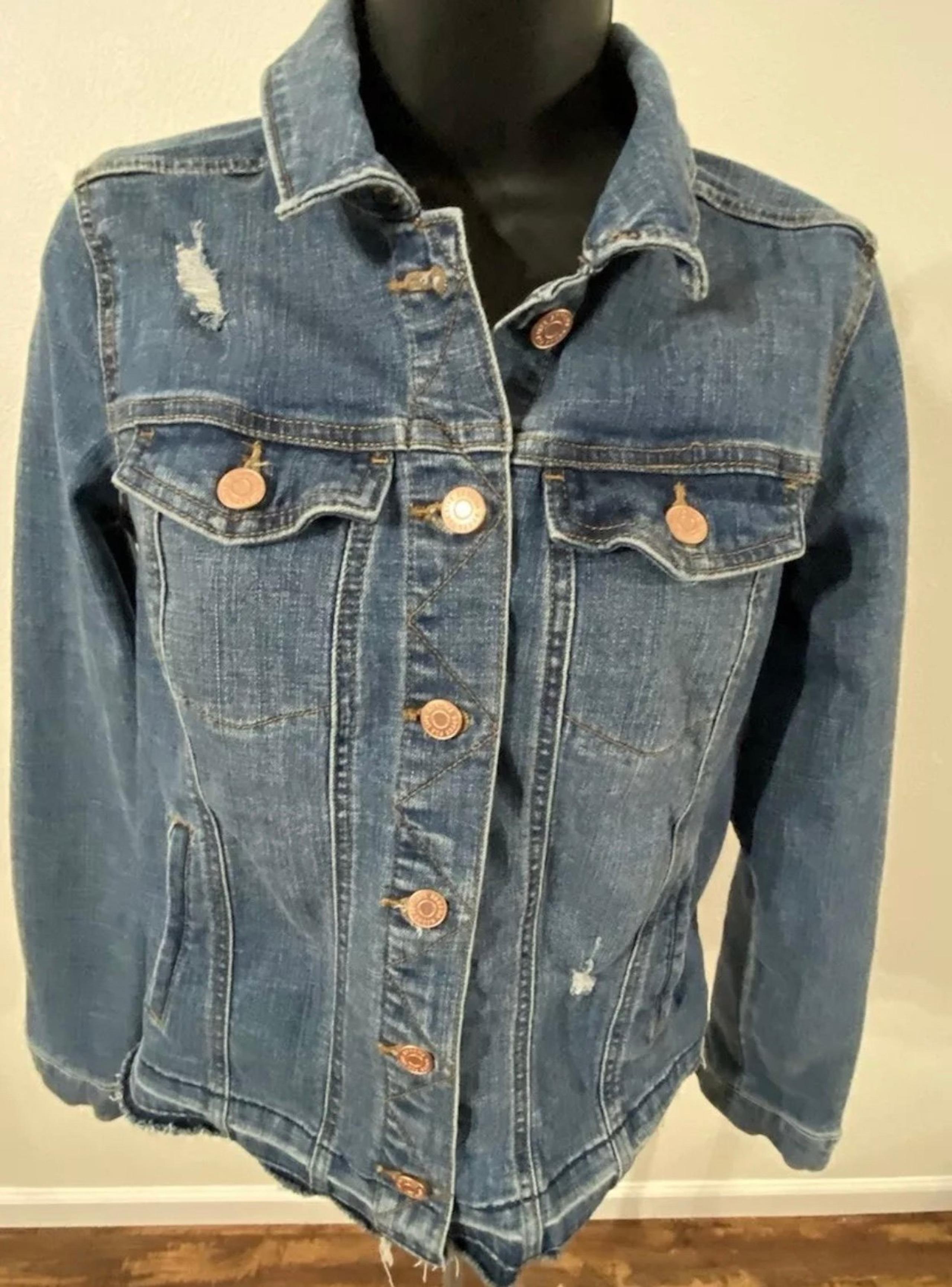 Sonoma the every day trucker jacket denim, jeans women’s small distressed