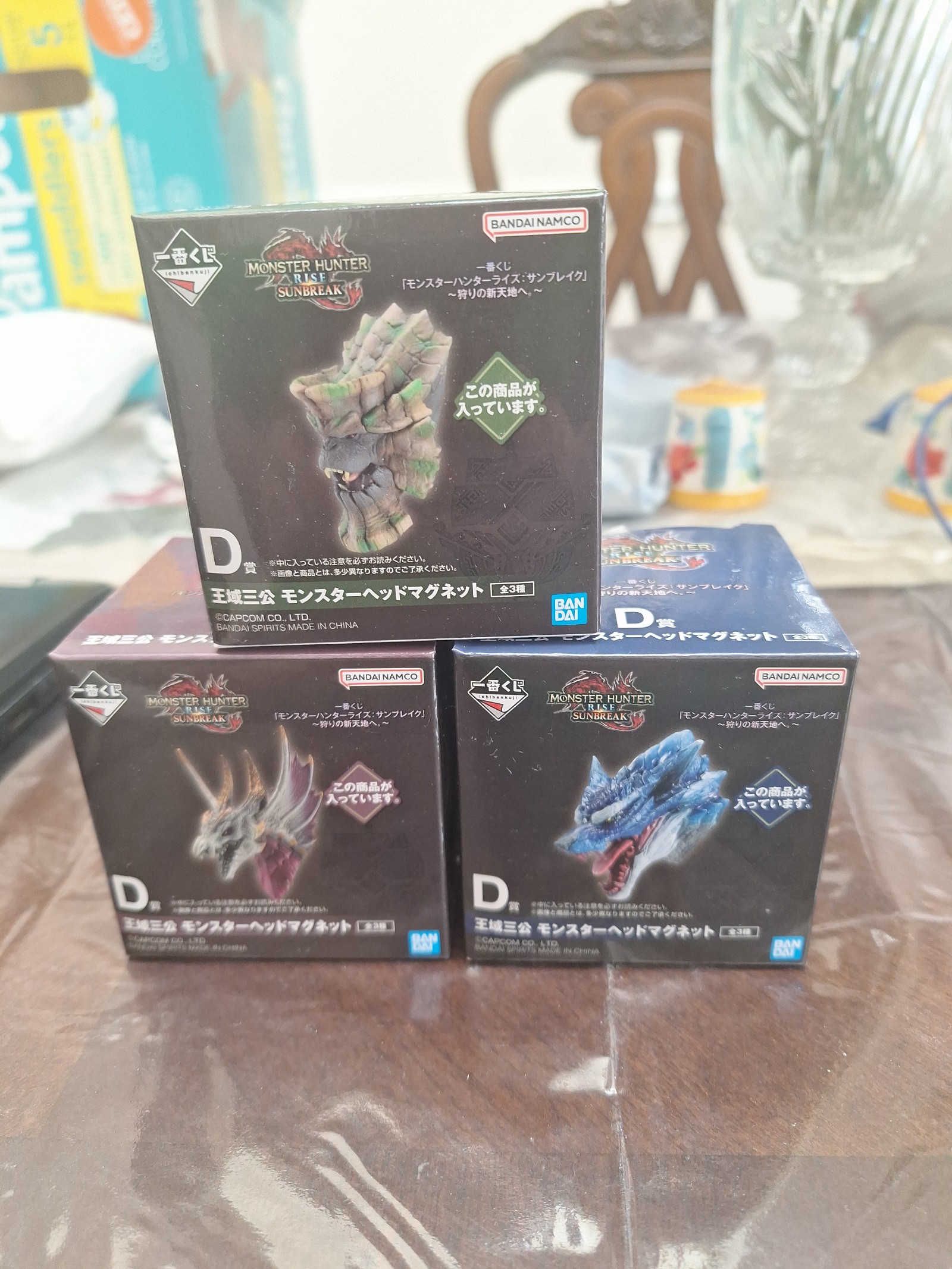 Monster hunter head magnet set last one