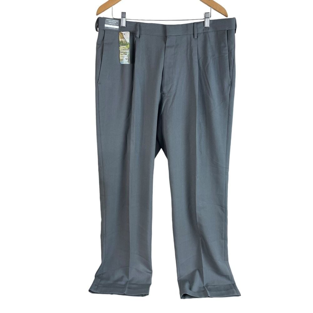 NEW Haggar Premium Comfort Pleated Dress Pants 38x32 Gray Classic Fit Stretch