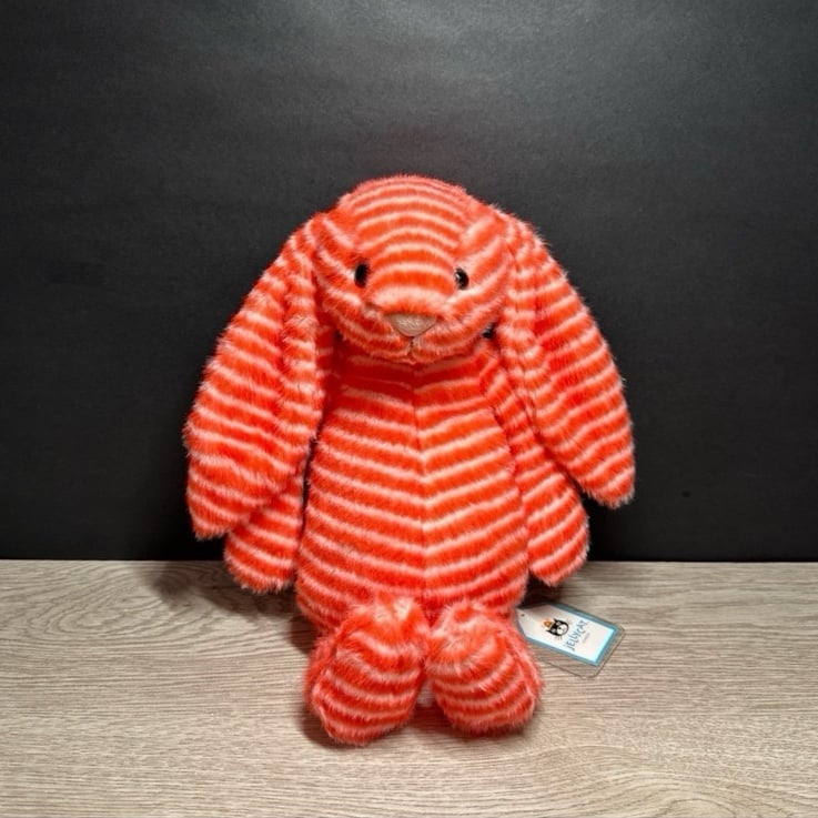 Jellycat medium bashful Evey bunny- NWT Retired- SHIPS SAME DAY!