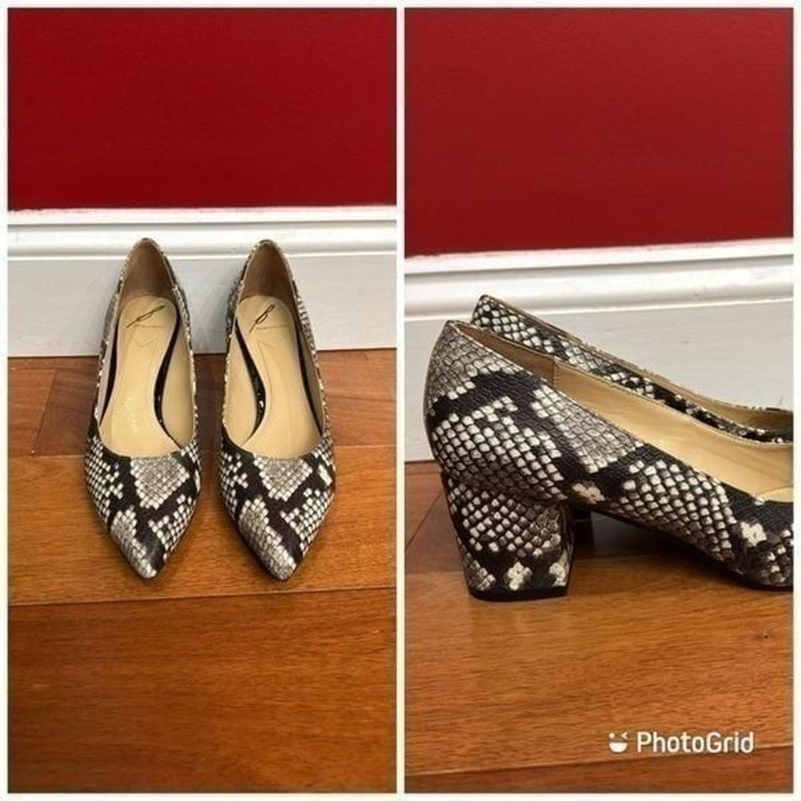 Brian Atwood Women’s Chunky Heel Snakeskin pumps Size 7.5