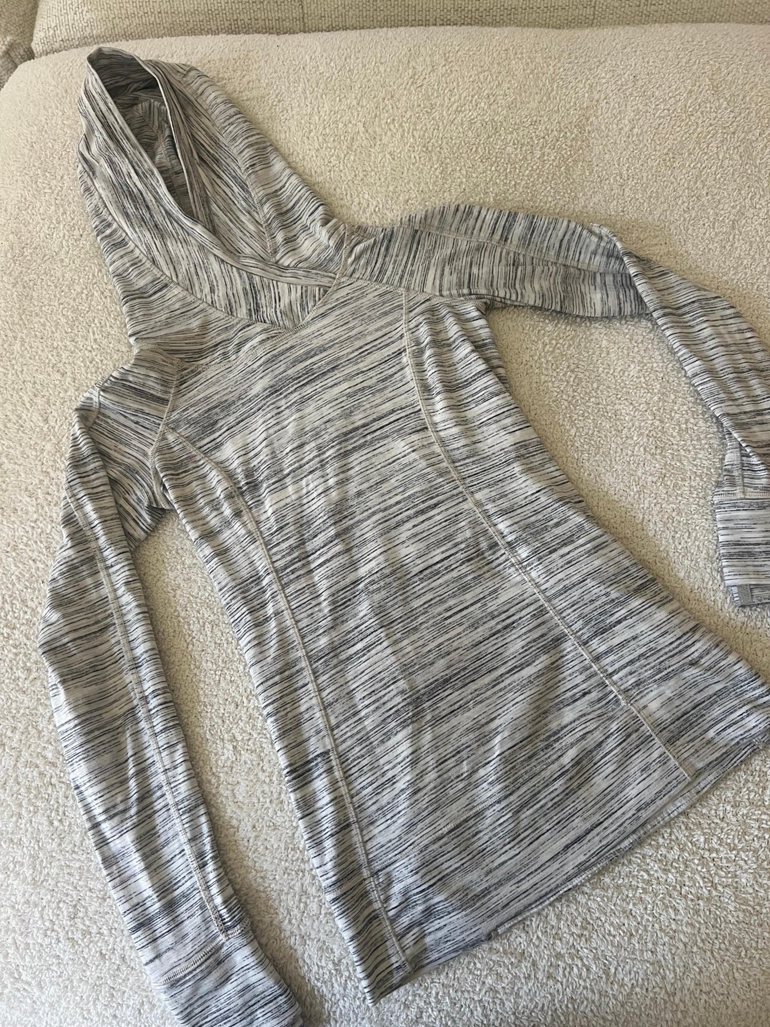 Lululemon Think Fast Space Grey Pullover Hoodie
