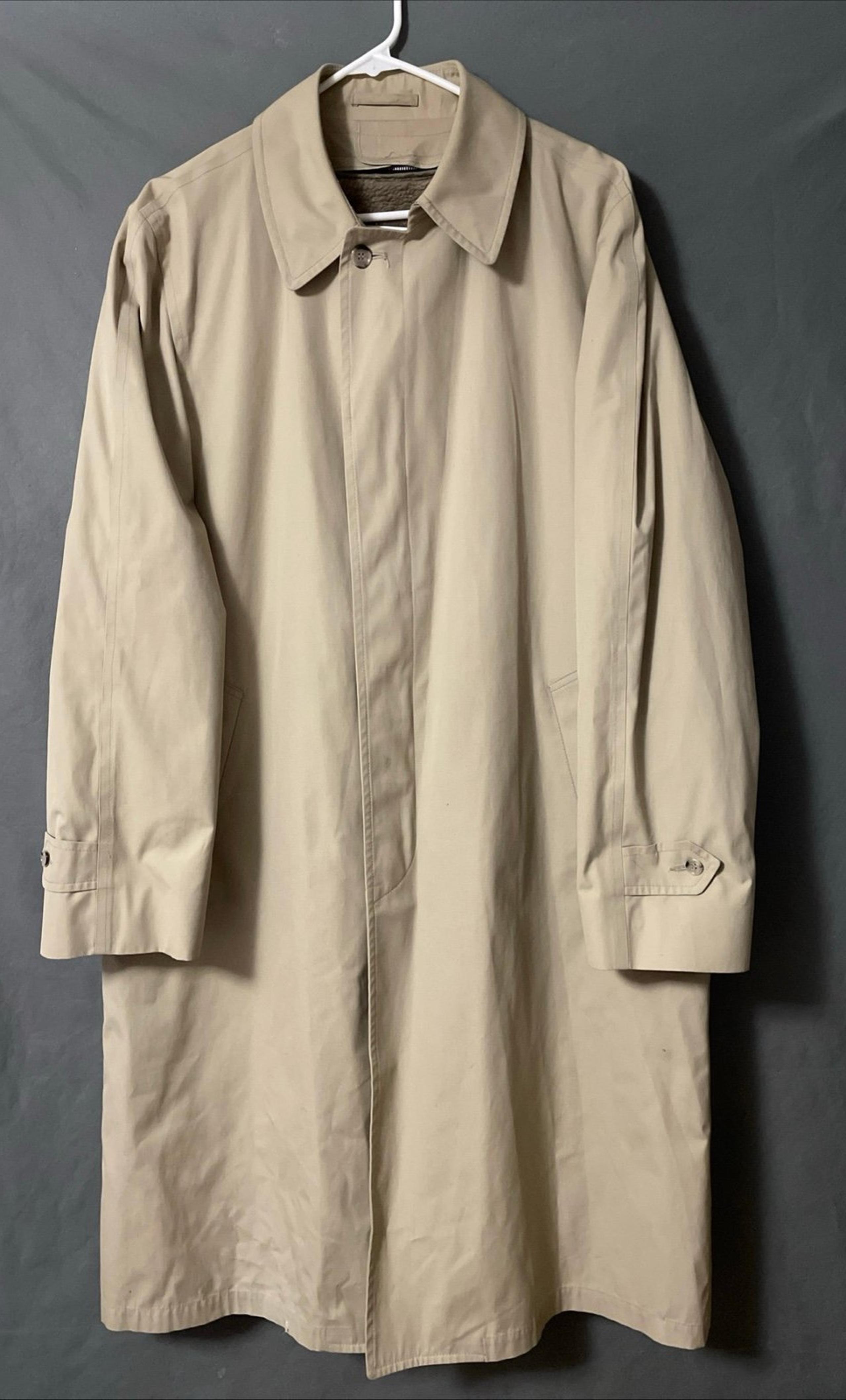 VINTAGE London Fog Trench Coat Men’s Size 42 Long Tan Removable Liner
