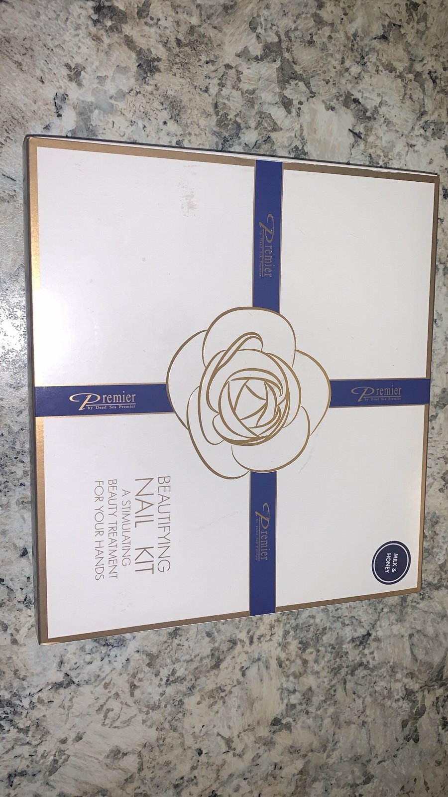 Nail kit