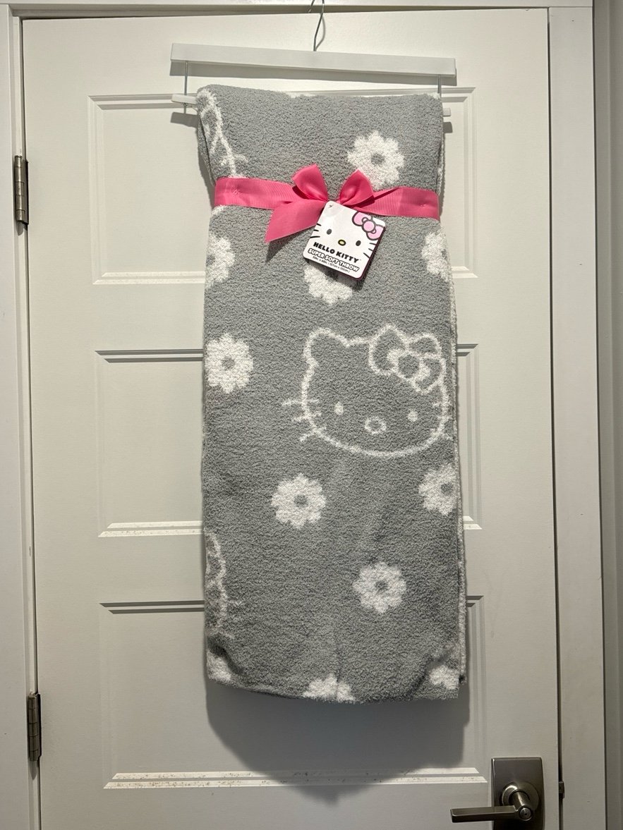 Hello Kitty throw blanket