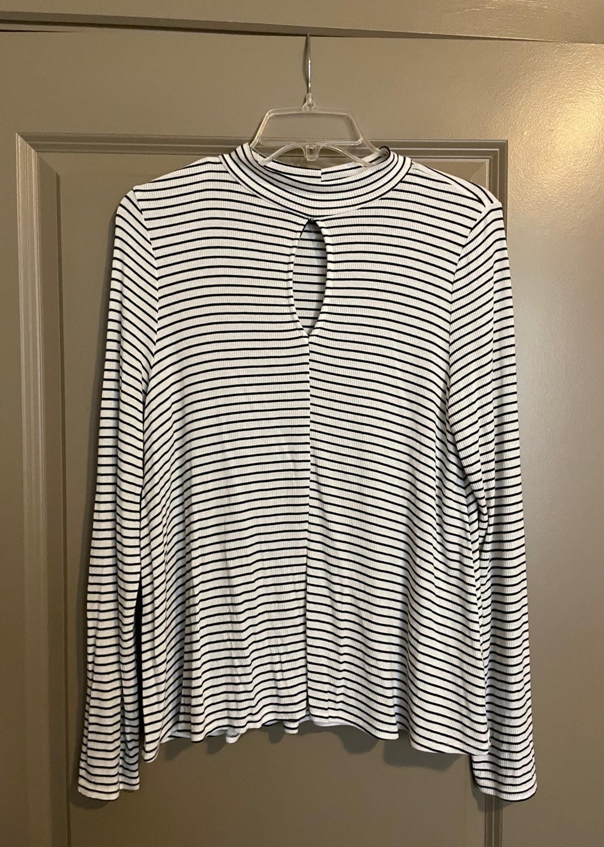 Keyhole Striped Turtleneck Long Sleeve Top