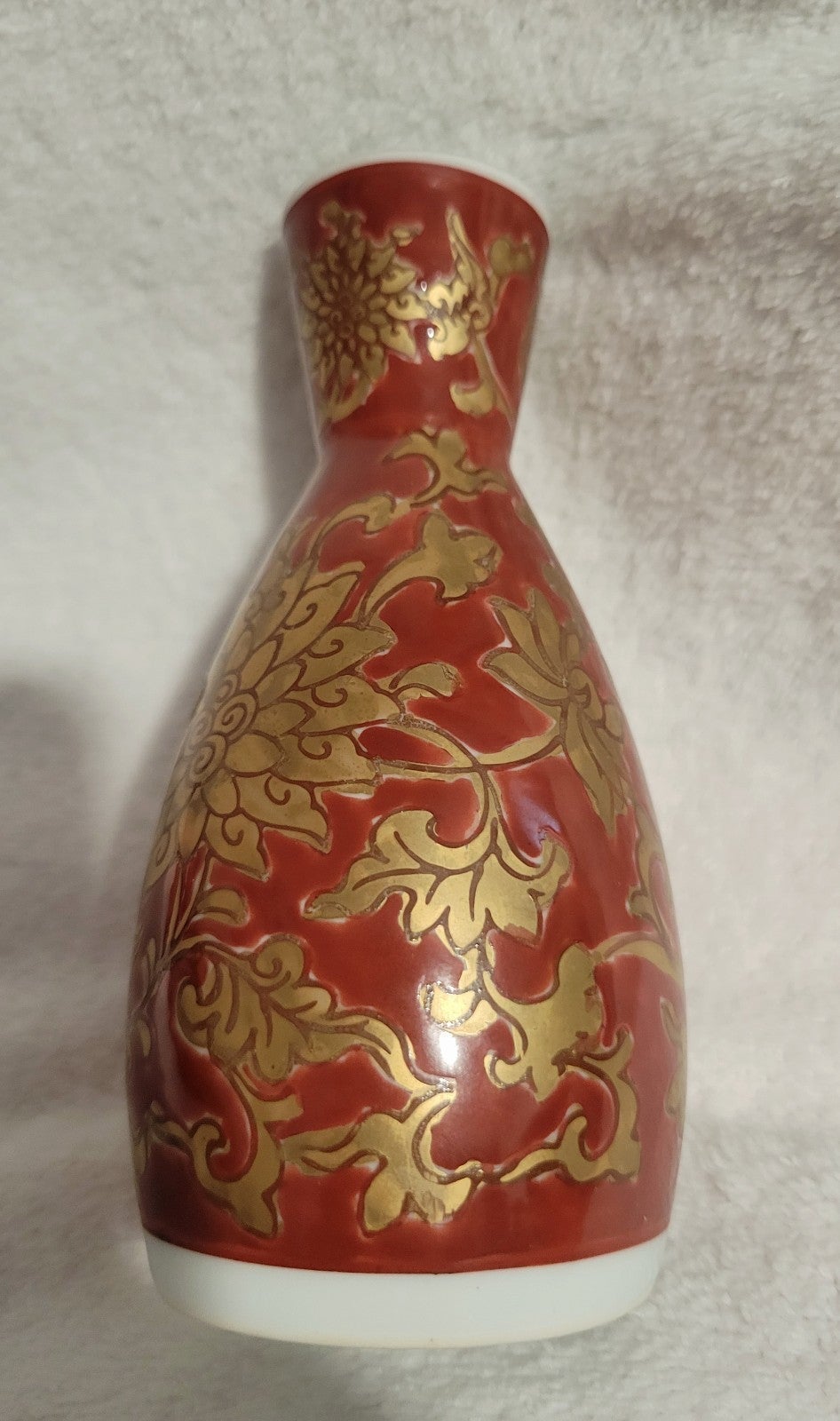 Gold Imari hand painted Japanese sake Tokkuri decanter or vase, vintage