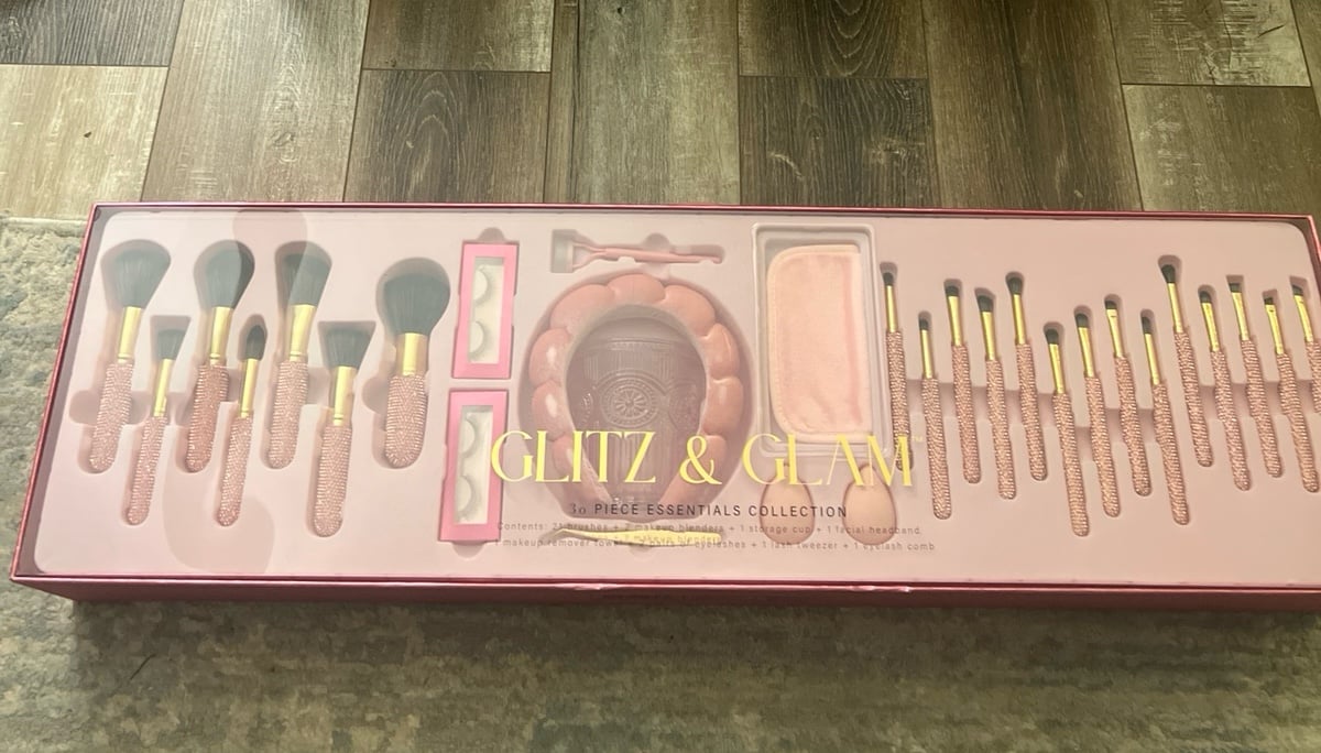 Glitz and Glam Pink Rhinestone Brush Set 30 Pieces TikTok Viral