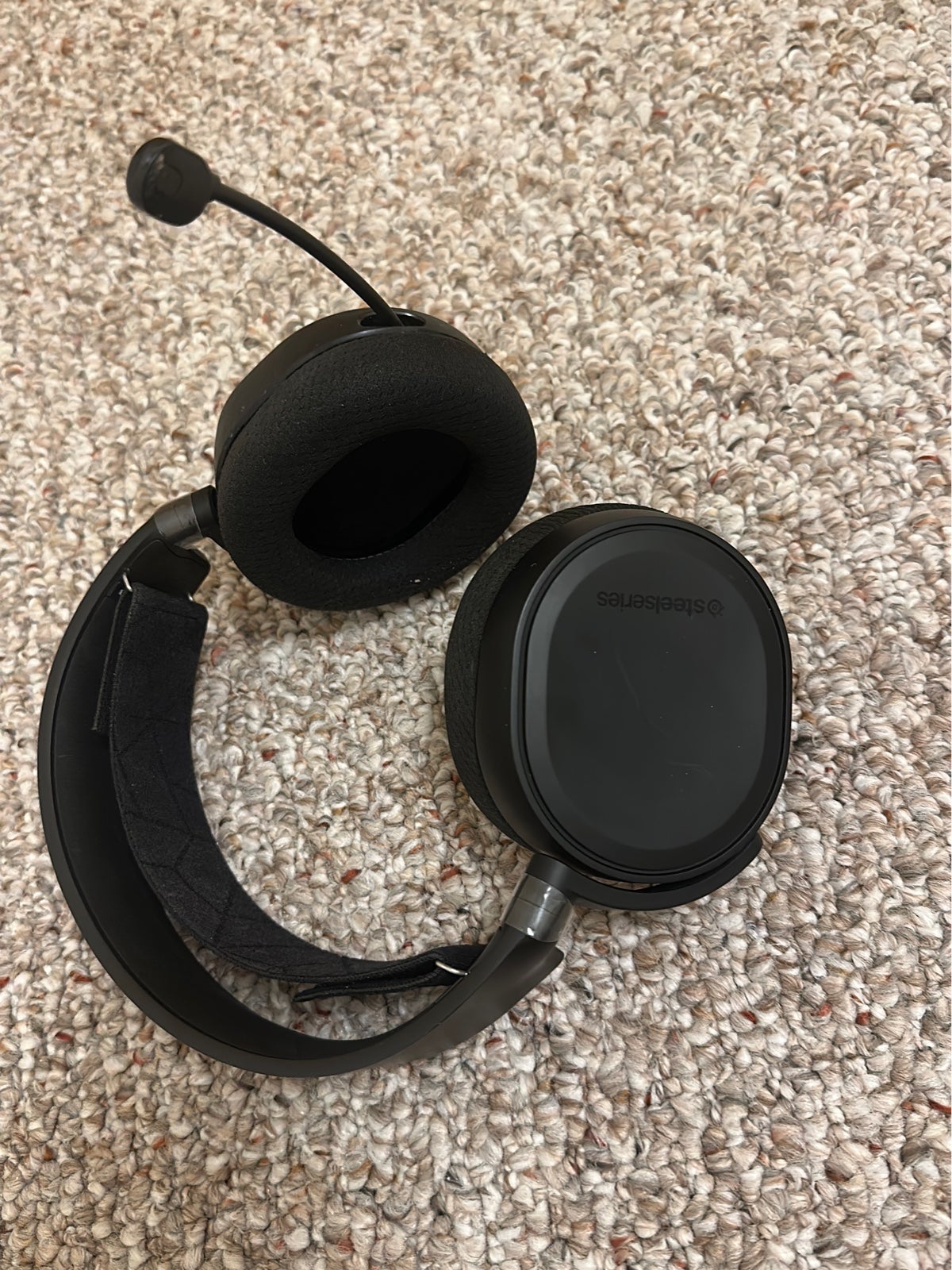 Steelseries artic 3 gaming headset just needs USB type B to 3.5 aux cord