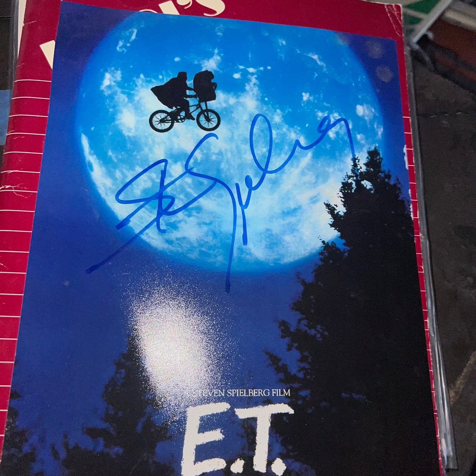 STEVEN SPIELBERG HAND SIGNED ET 8X10 PHOTO