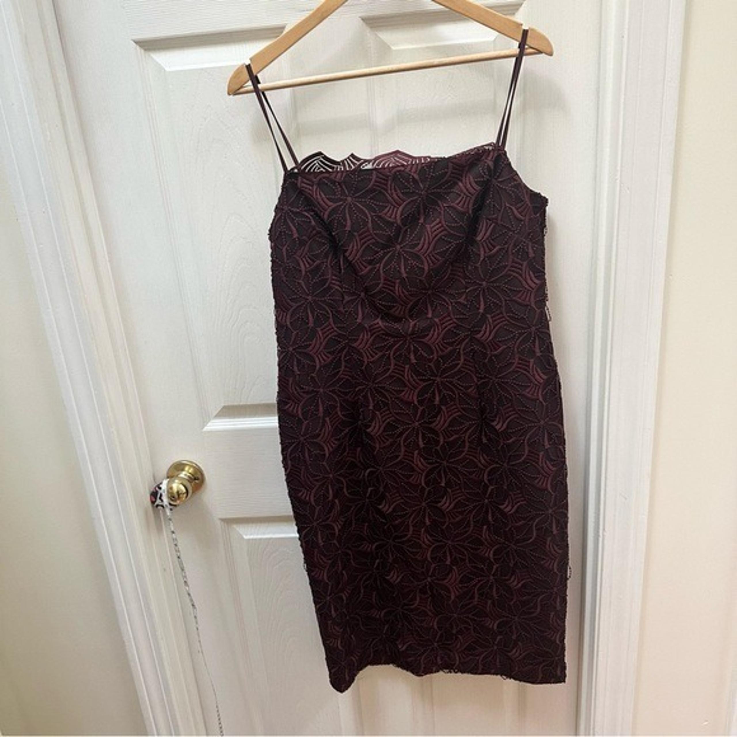 BLACK HALO Sora Burgundy Red Floral Crochet Sheath Party Dress 12 midi cocktail