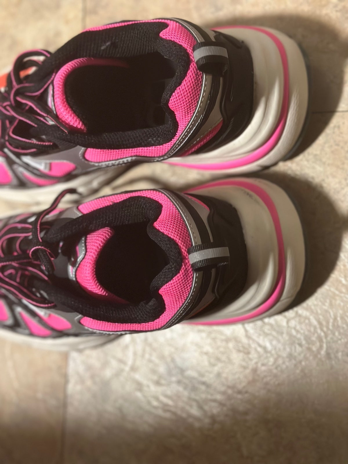 sneakers for woman