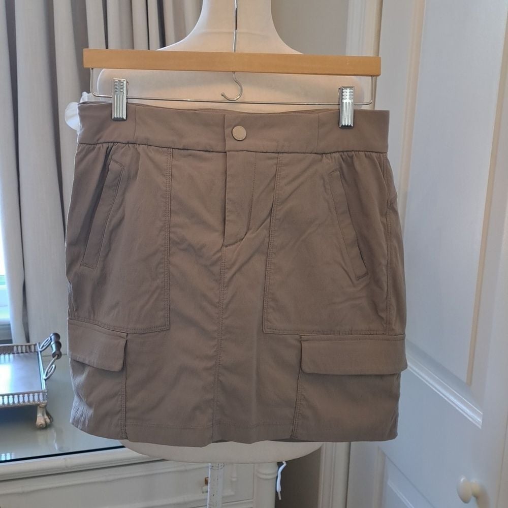 Athleta Womens Trekkie Grey Skort 2.0 Mesh Undershorts Elastic Waist/Zip Sz. 6