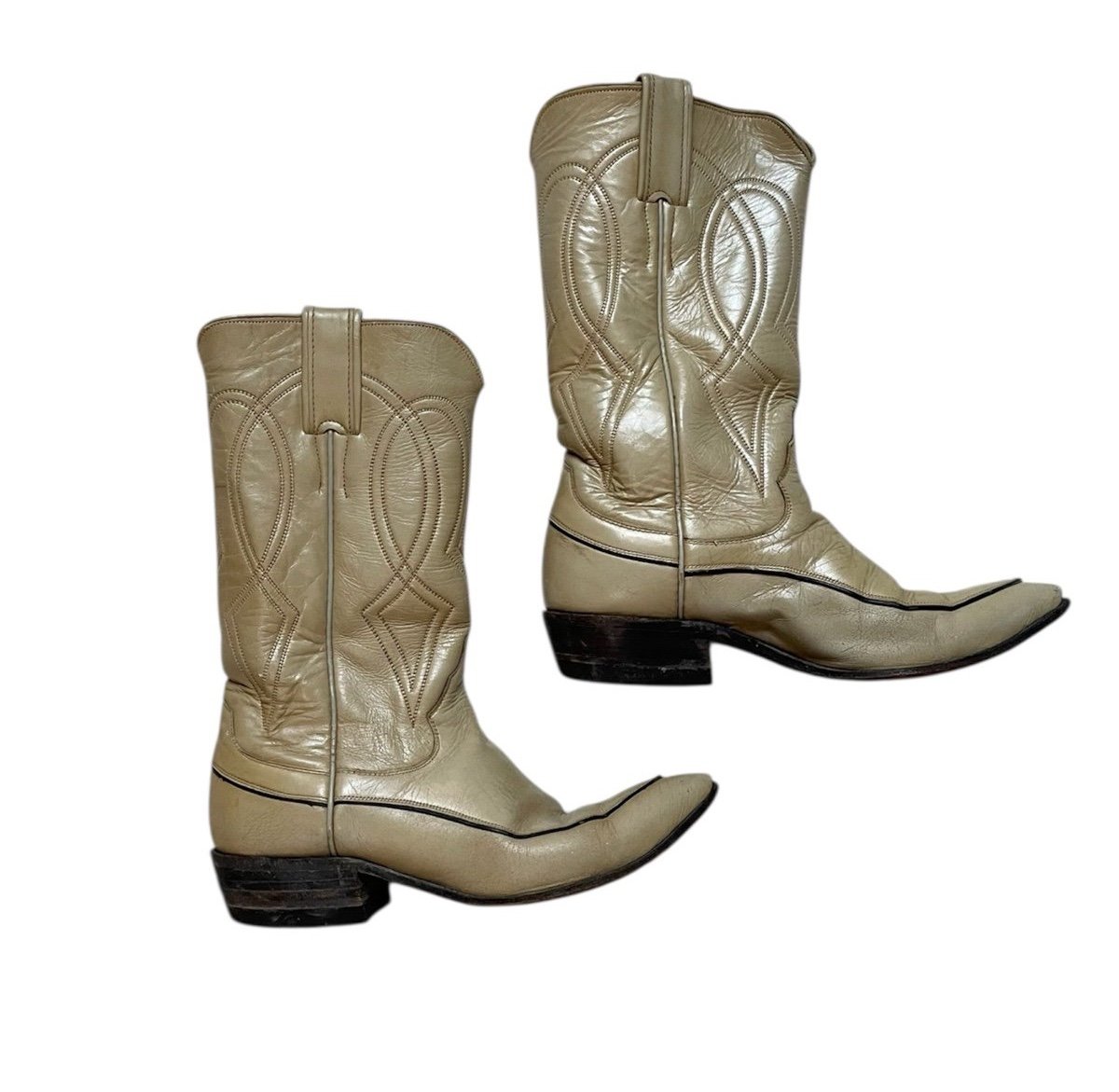 Vintage women’s Justin boots ivory cream western rodeo boots