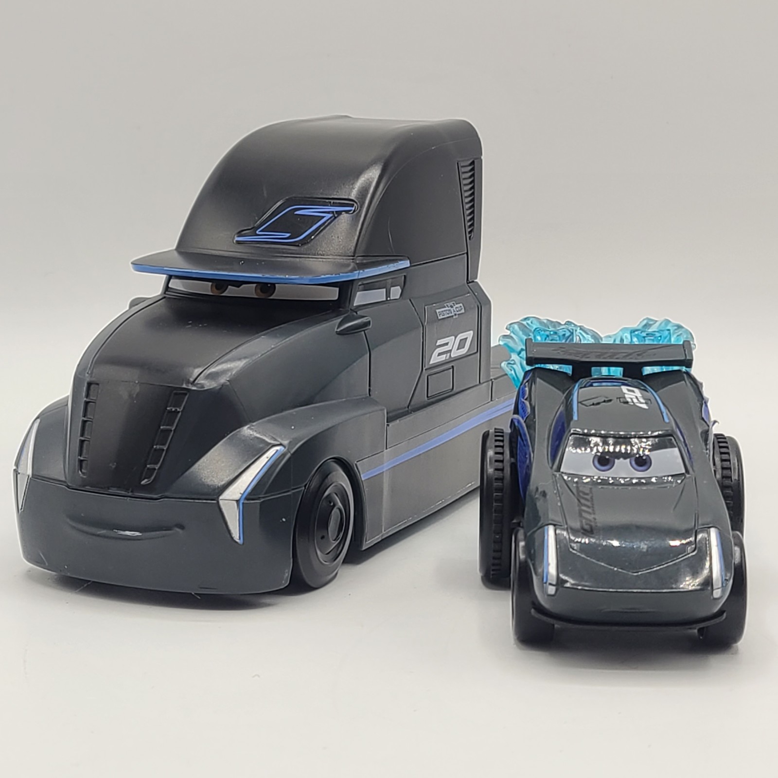 Disney Pixar Cars 3 Jackson Storm Vehicle Hauler and Splash Racer Disney Pixar Cars 3 Jackson Storm Vehicle Hauler and Splash Racer