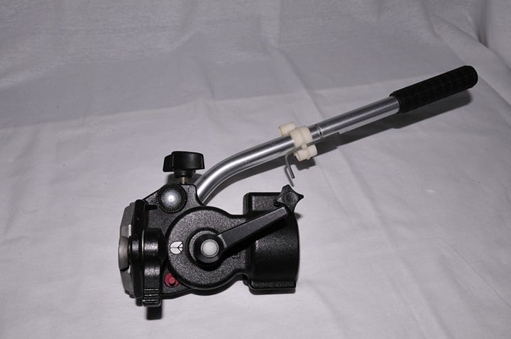 Manfrotto Bogen 3063 Fluid Tripod Head Video Photo w/ Tilt Handle
