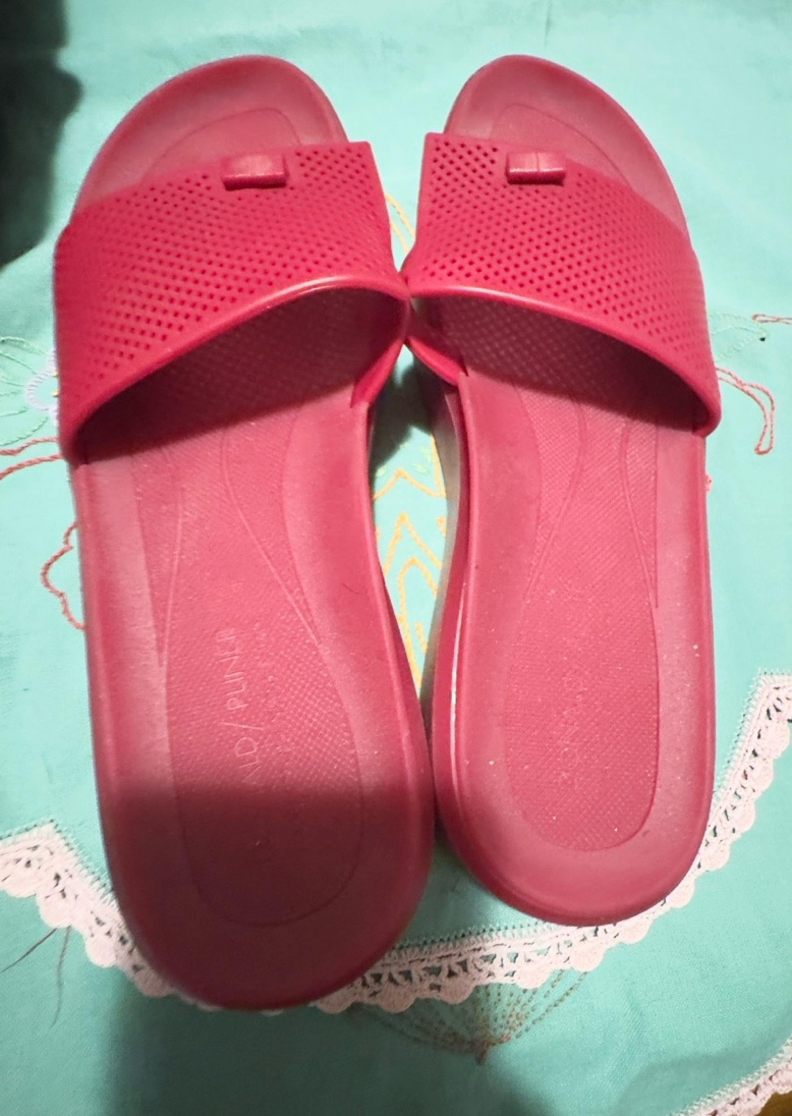 Donald J. Pilner Sandals