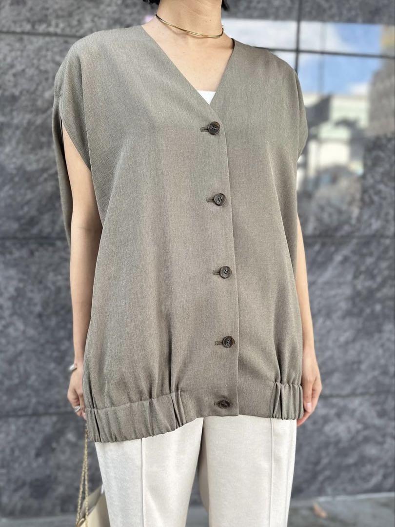 Stunning Lure Gilet-Like Gather Shirt