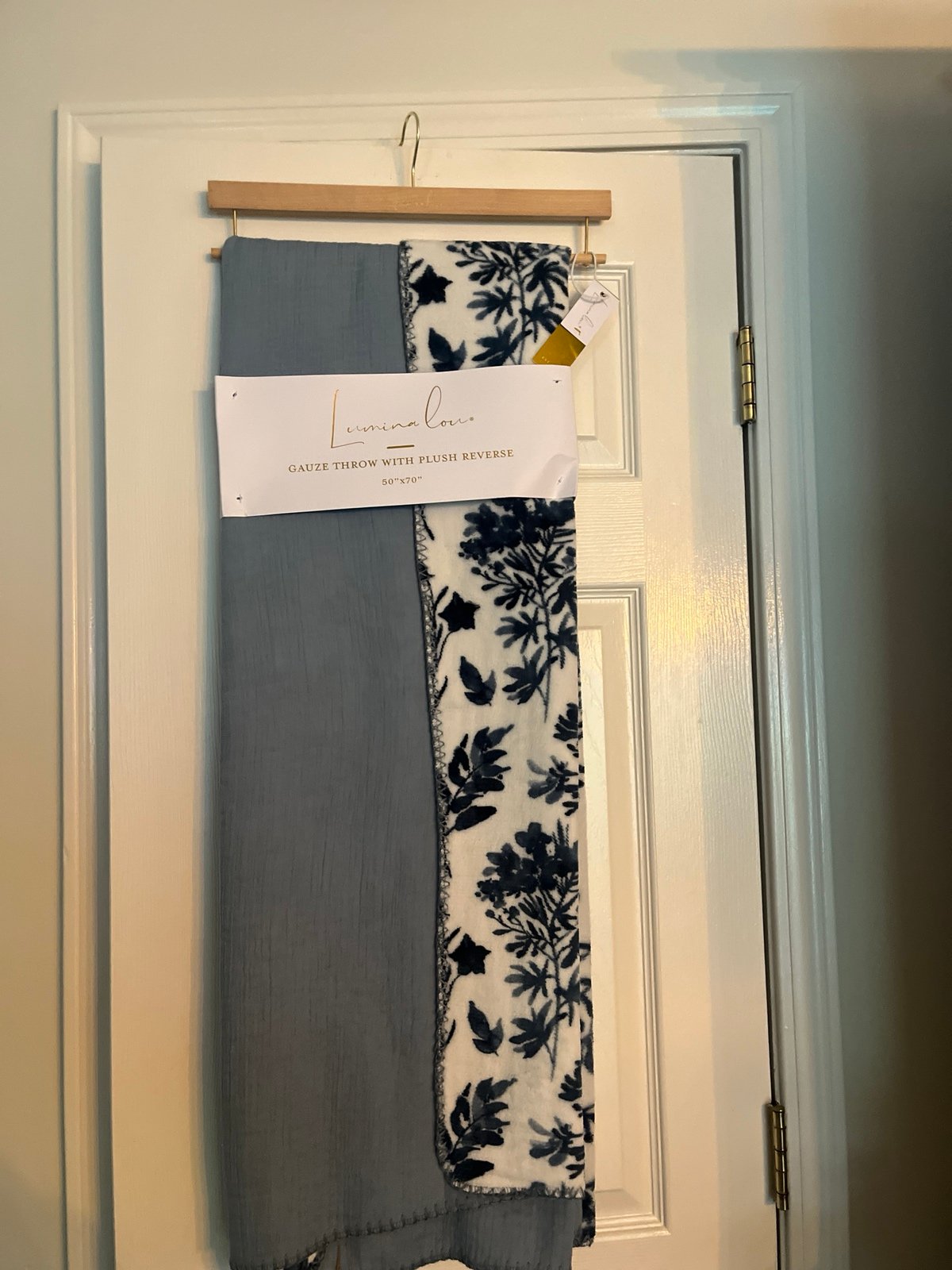 LUMINA LOU Super Soft Gauze Throw with Plush REVERSE Blanket -NWT