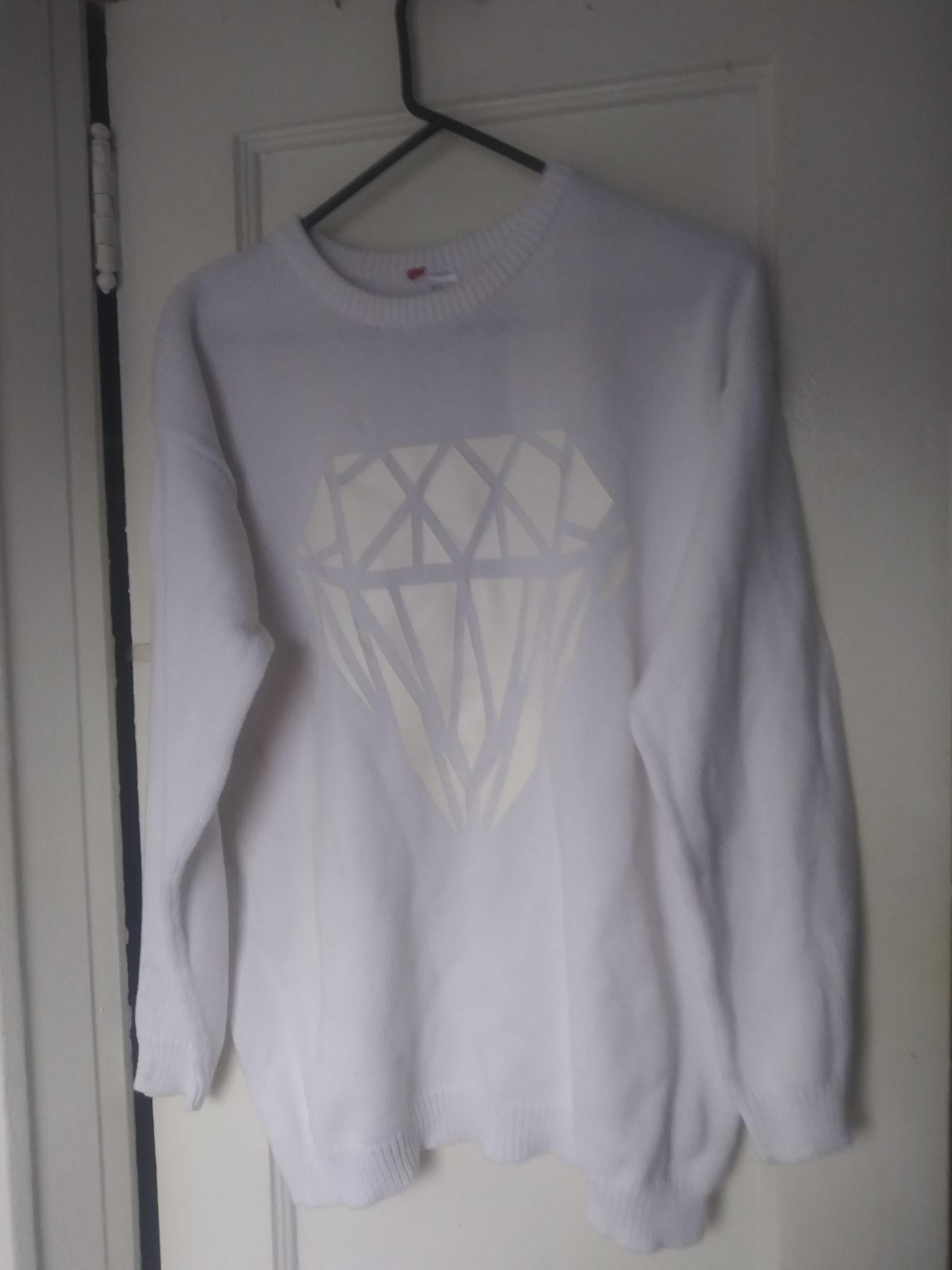 Men's size medium sweater from Diamond Supply Co