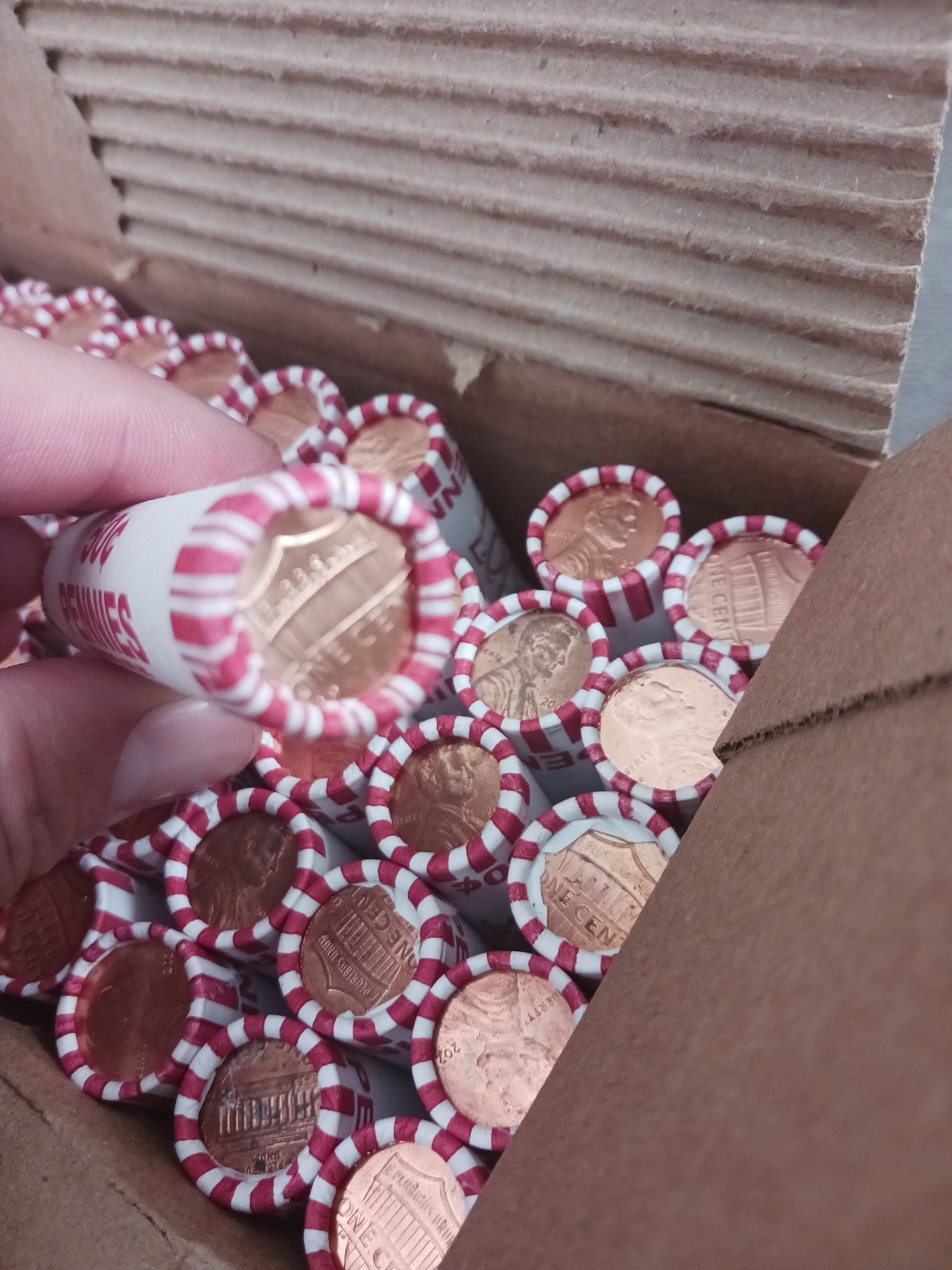 Bank box penny rolls Loomis  wrapped 50 cents - detail