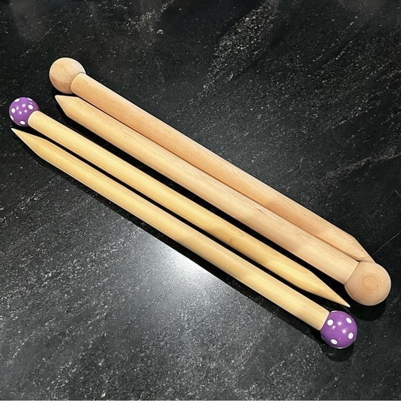 Set of 2 Jumbo Giant Knitting Needles 40 mm x 60 cm & 30 mm x 61 cm