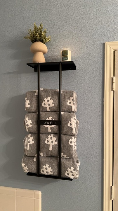 Towel Racks for Bathroom Wall Mounted 30 inch with Shelf Can Holds 6 Large Towel