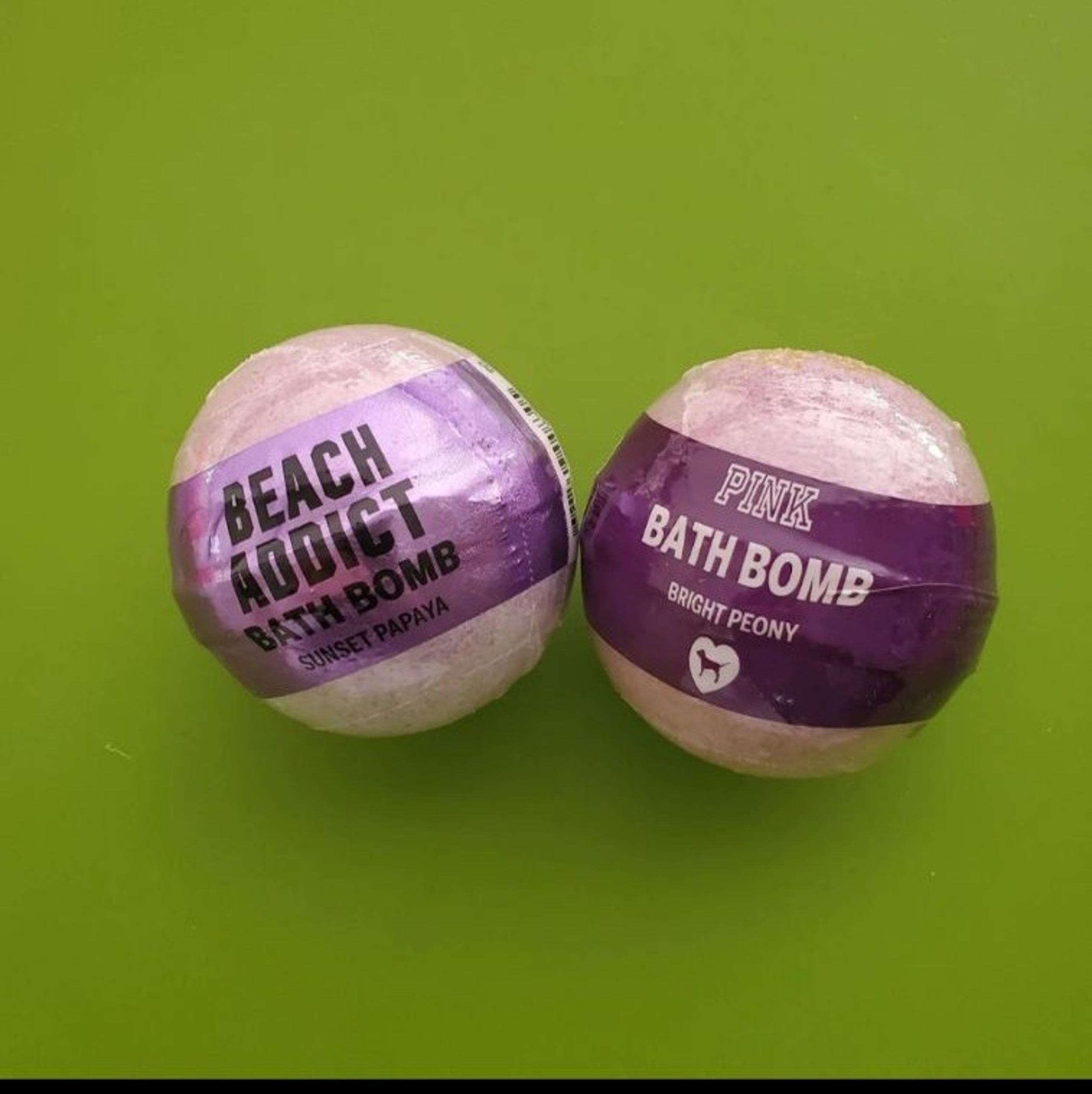 DISCONTINUED VS Pink Bath Bombs